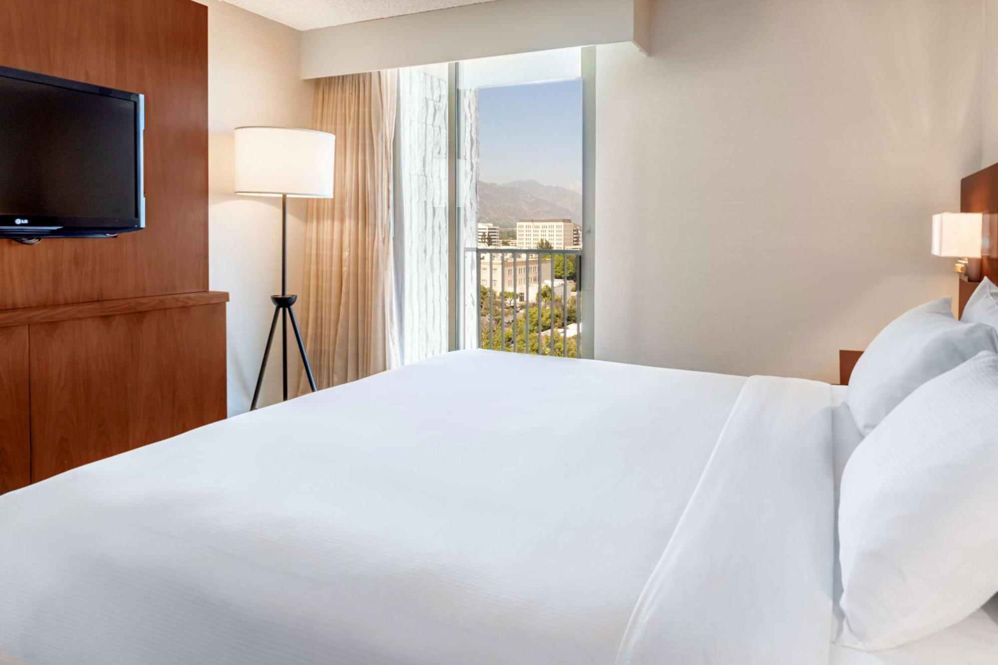 Deluxe King Room Mountain View,1552329997:JPEG