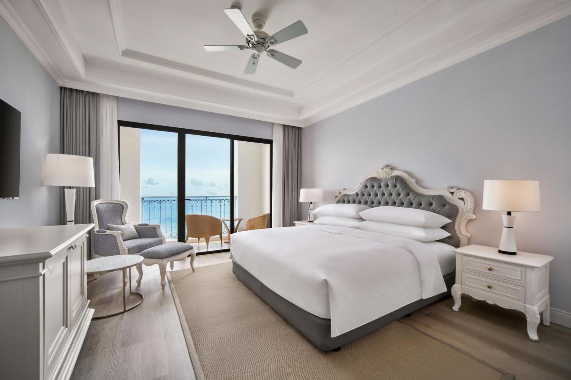 Deluxe King Room Balcony Ocean View