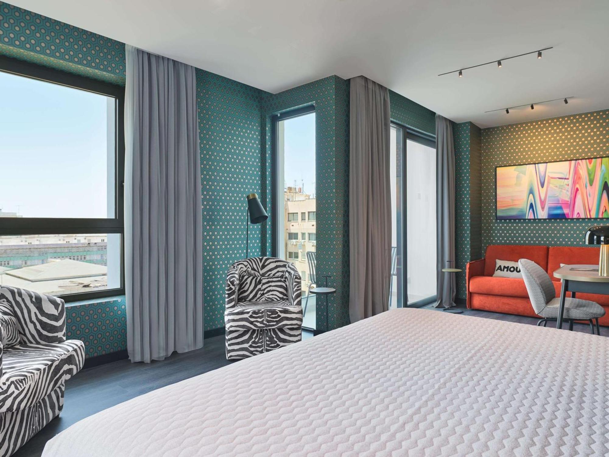 NYX Executive Suite with Lounge Access,1554323347:JPEG