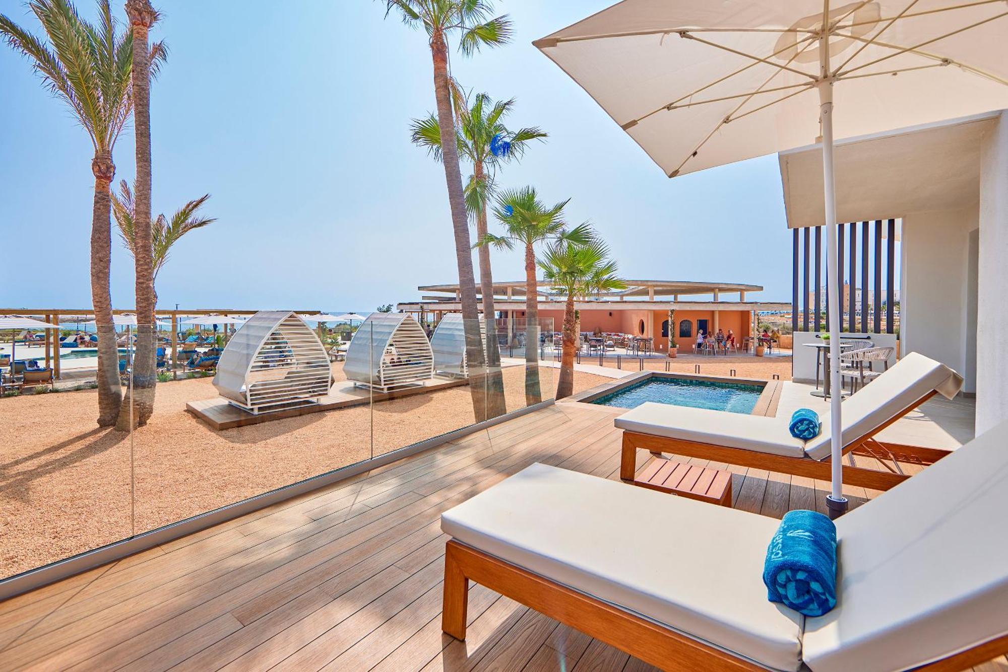 Suite met Privézwembad en Uitzicht op Zee