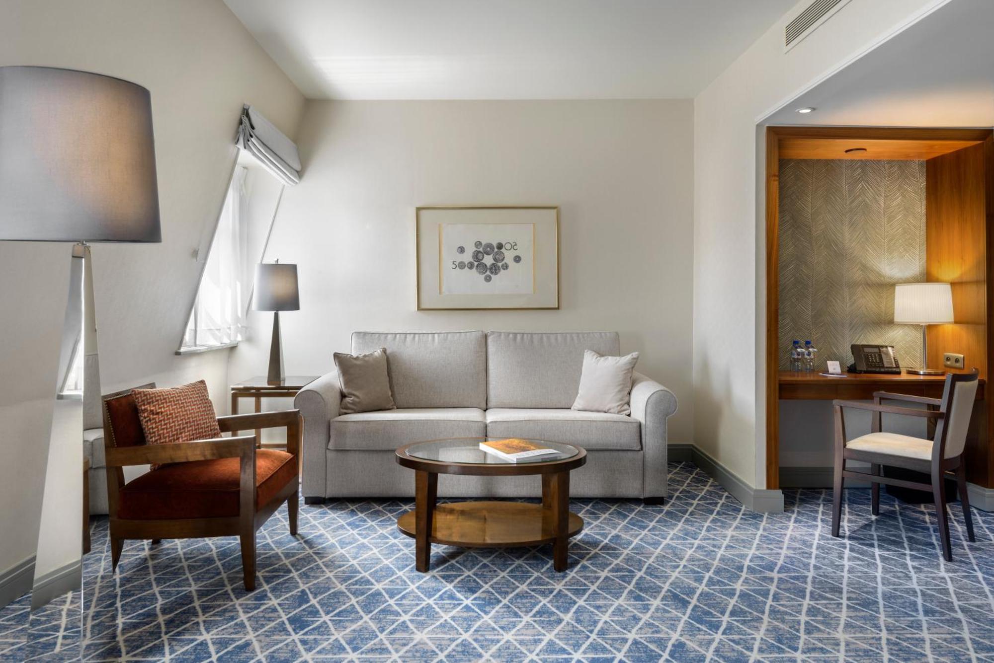 Deluxe Room King