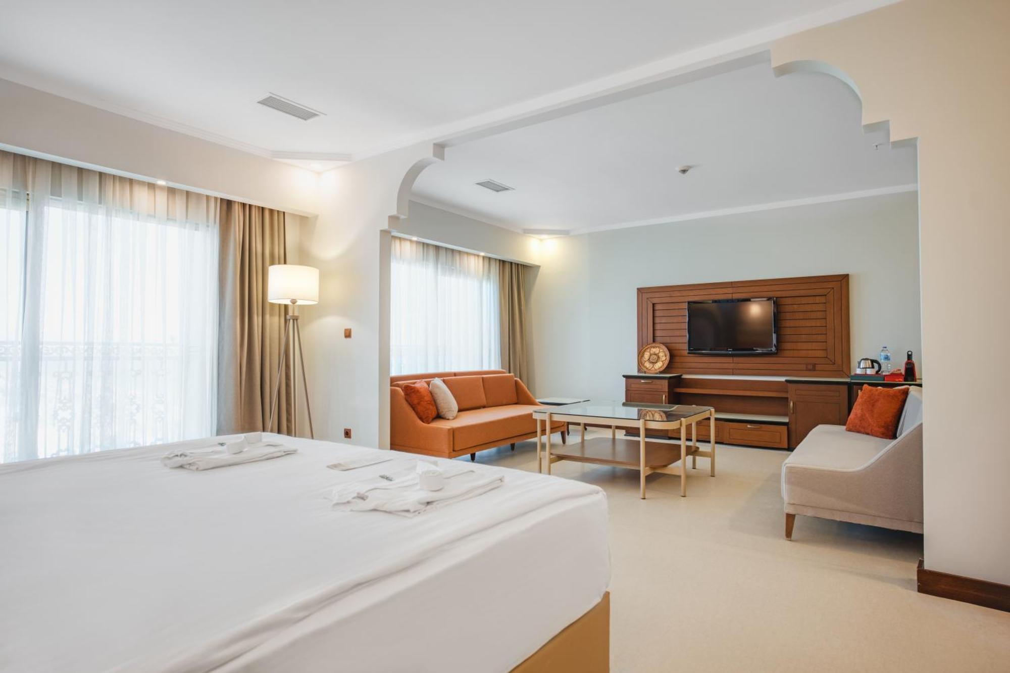 Suite Junior con vistas laterales al mar