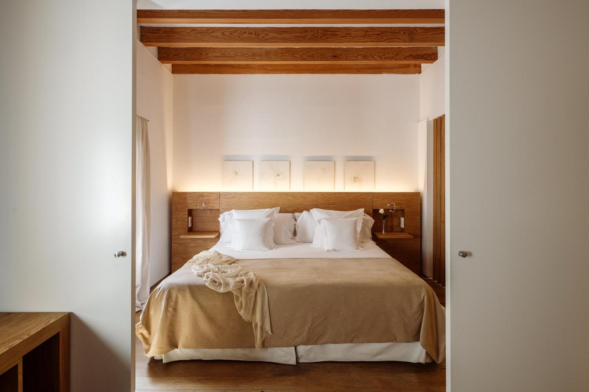 Premium Suite,1586827384:JPEG