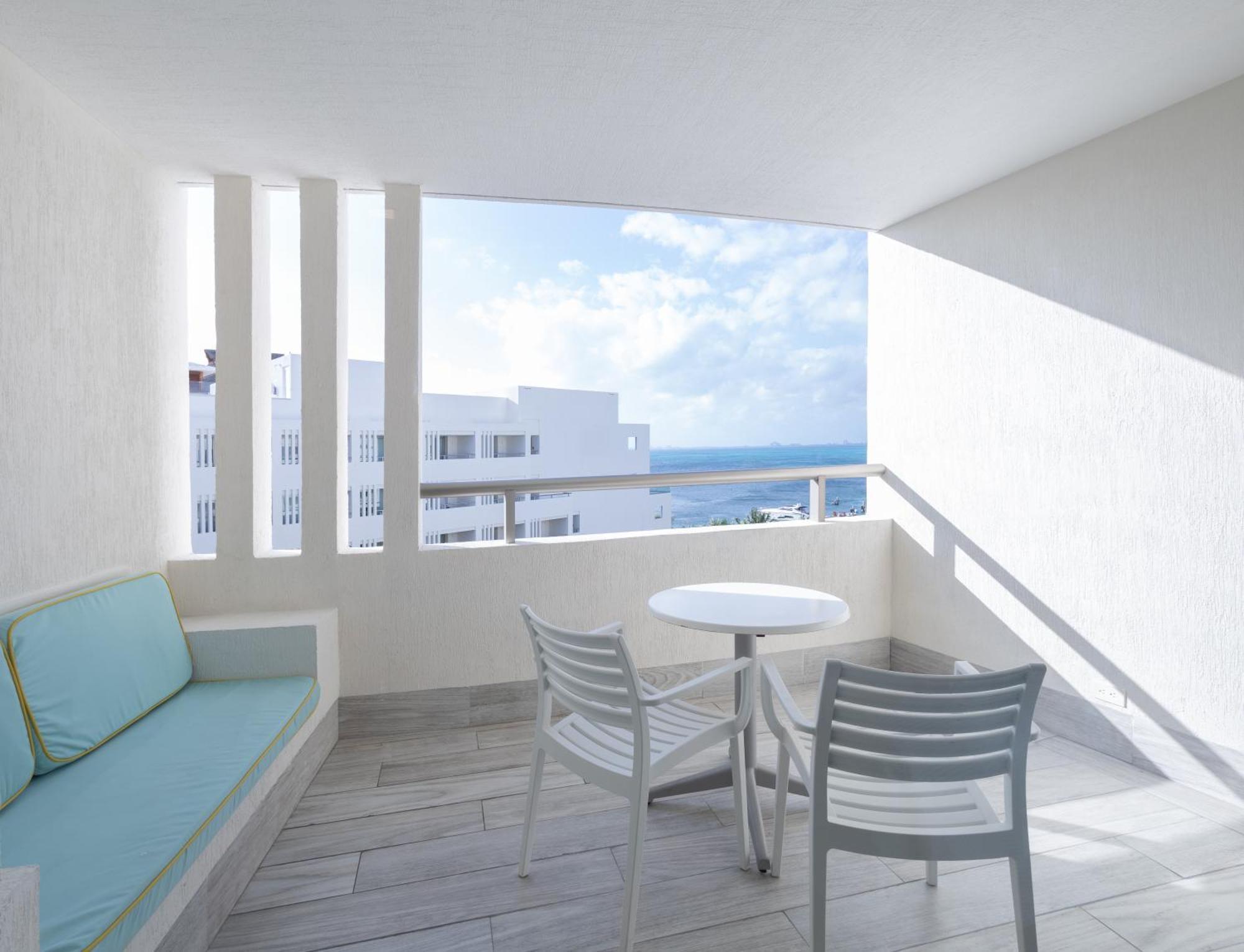 Luxury Ocean 1 King