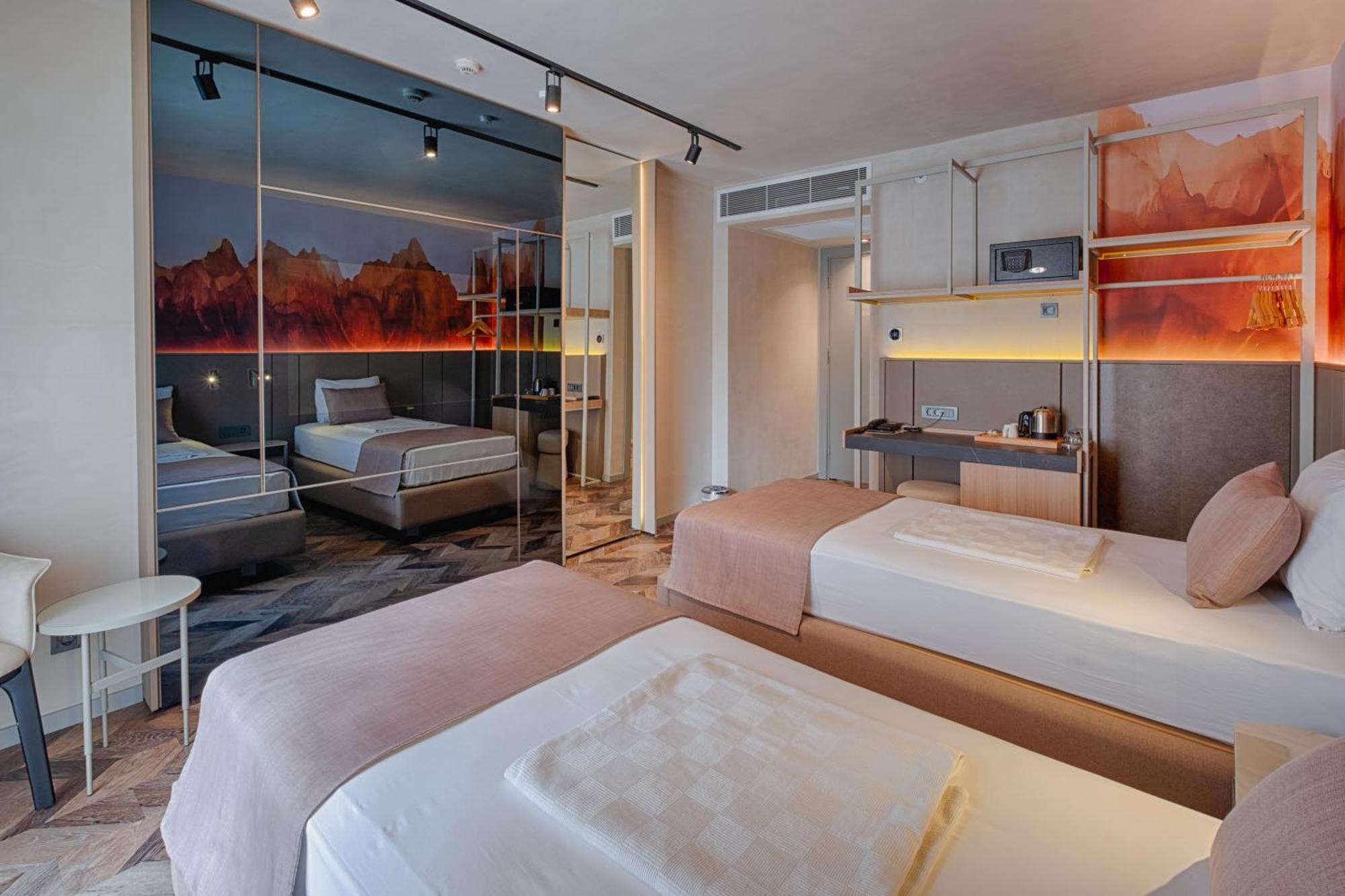 Double Room Extra Bed Partial Sea View