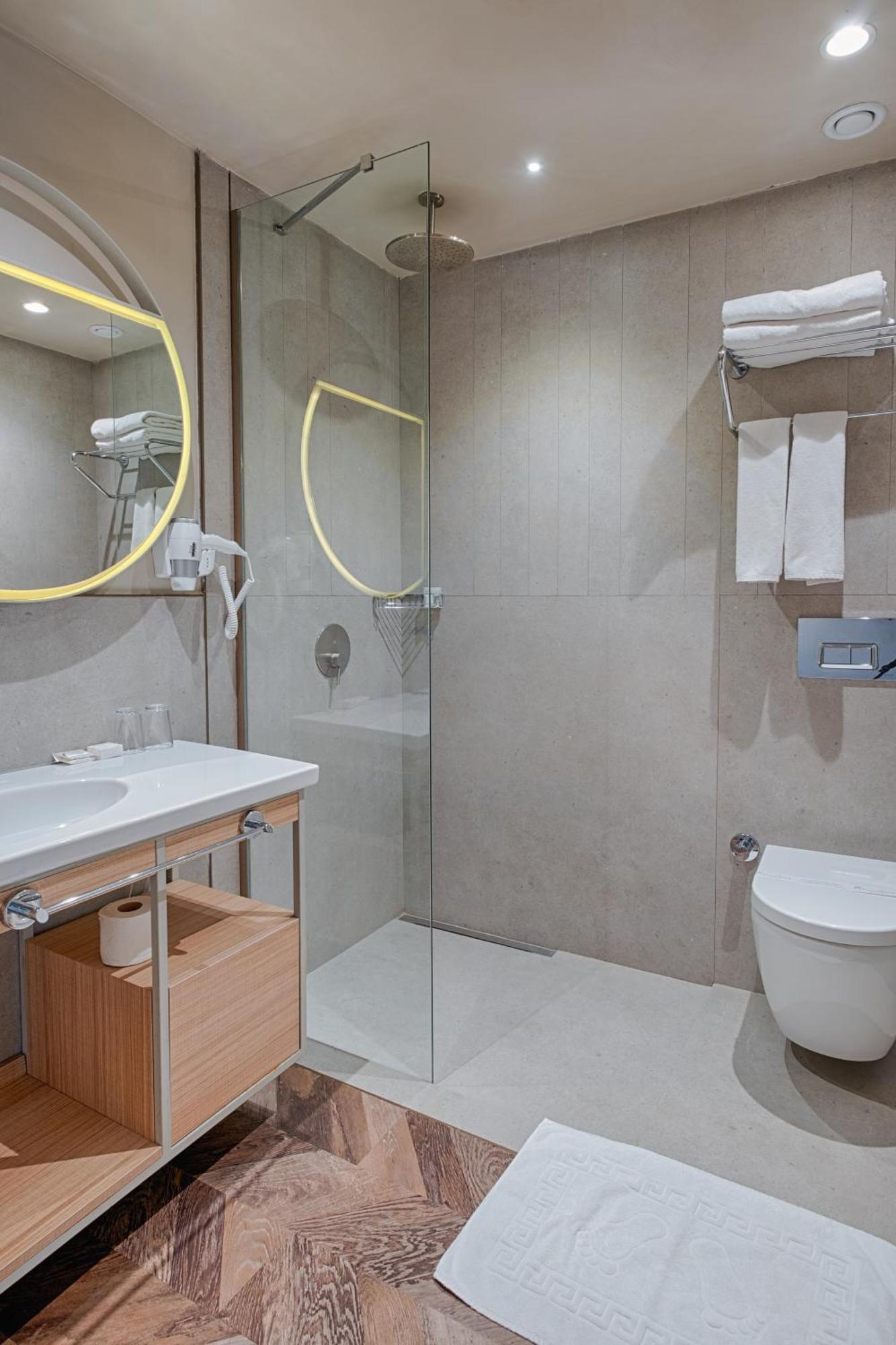 Double Room Extra Bed Partial Sea View