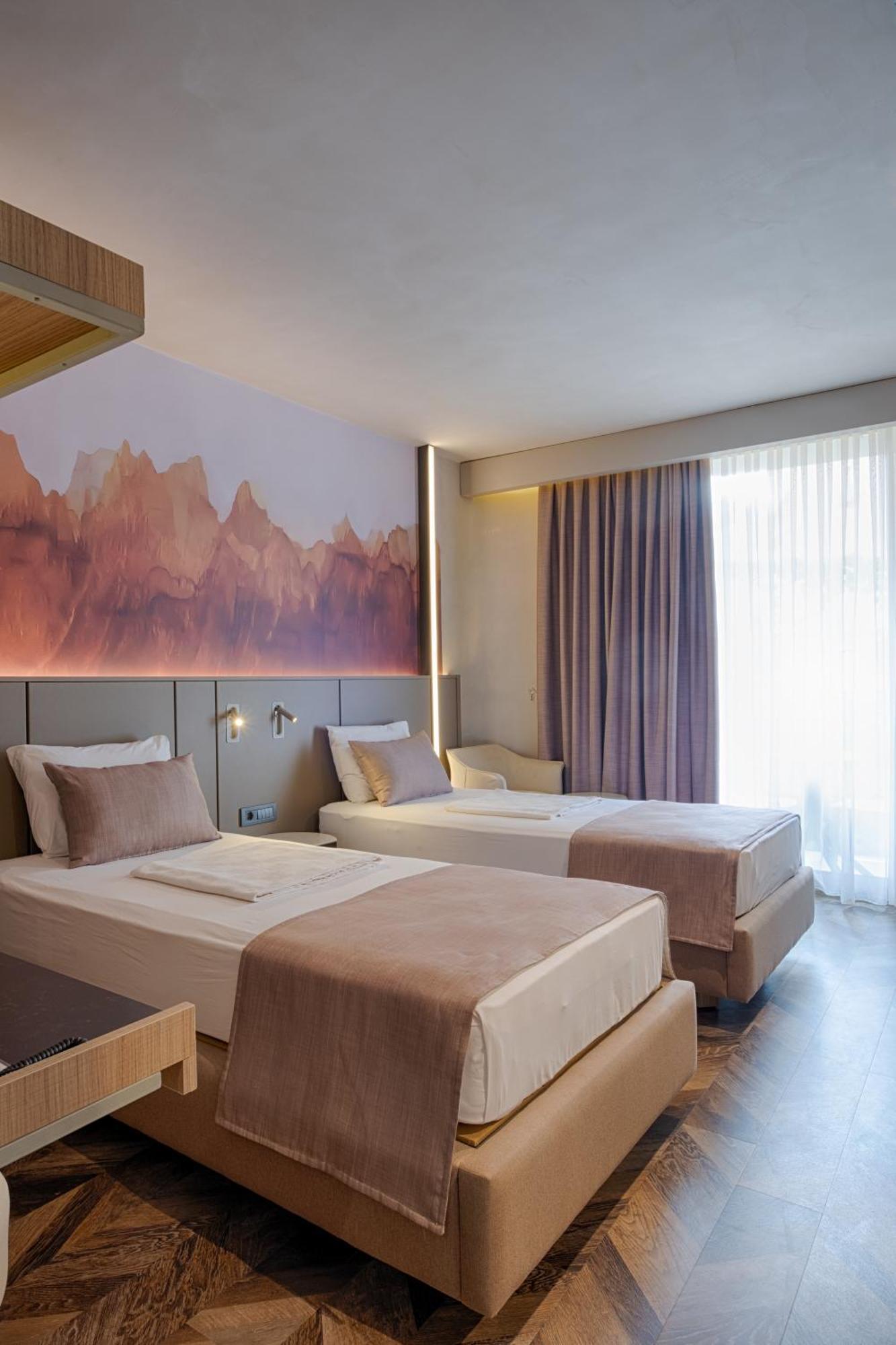 Double Room Extra Bed Partial Sea View