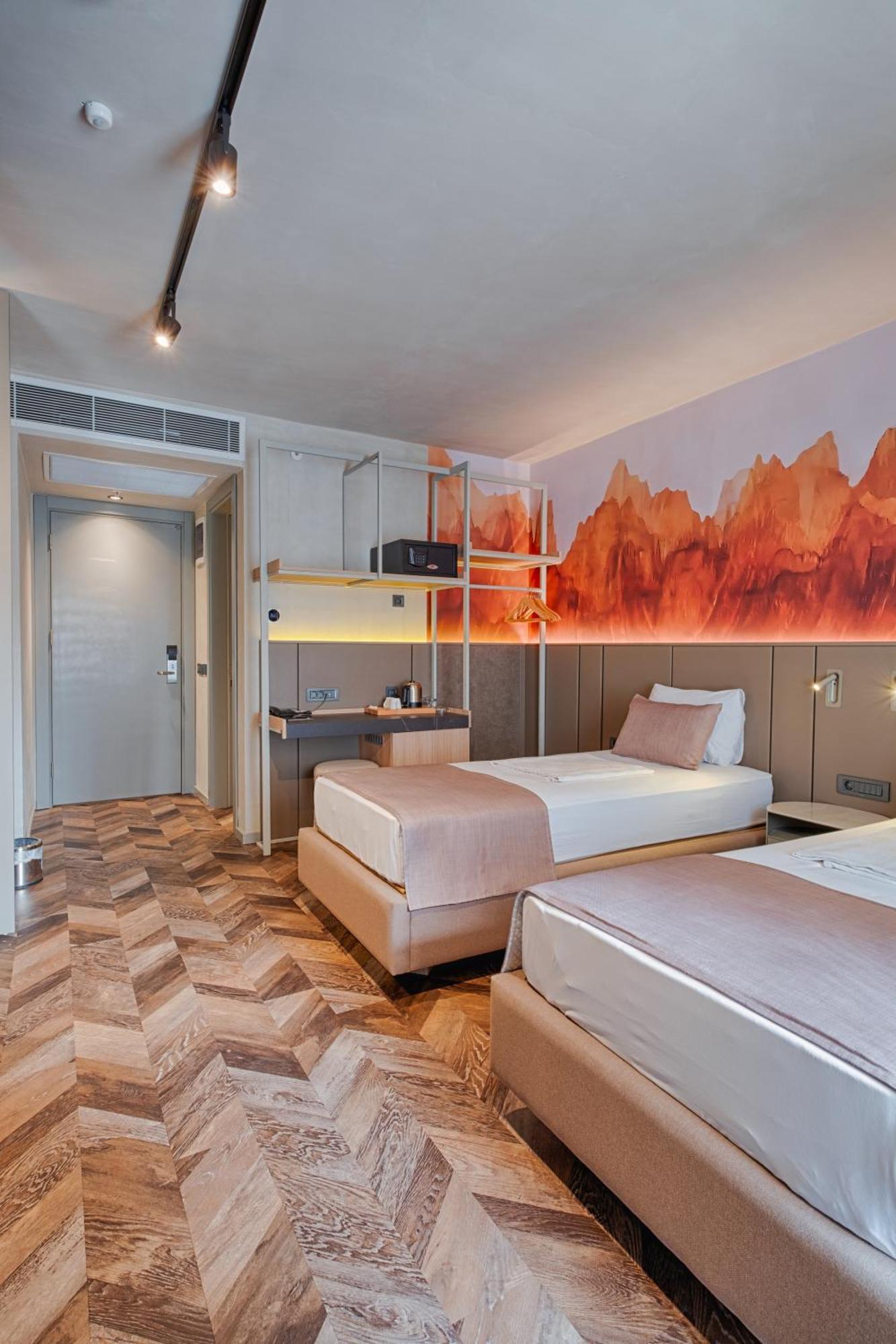 Double Room Extra Bed Partial Sea View