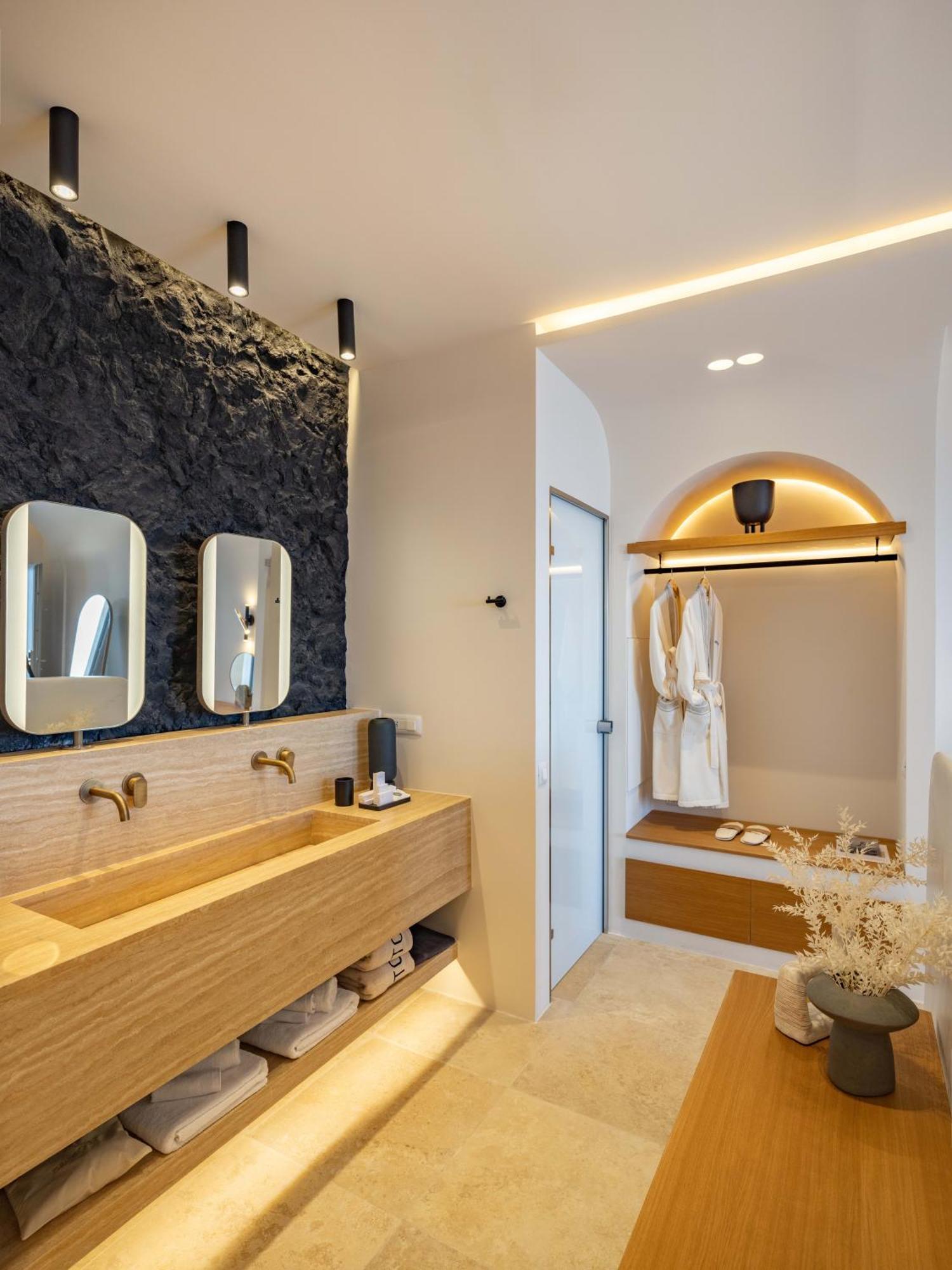 Mine Partial Sea View Junior Suite Pool or Jacuzzi,1591298214:JPEG