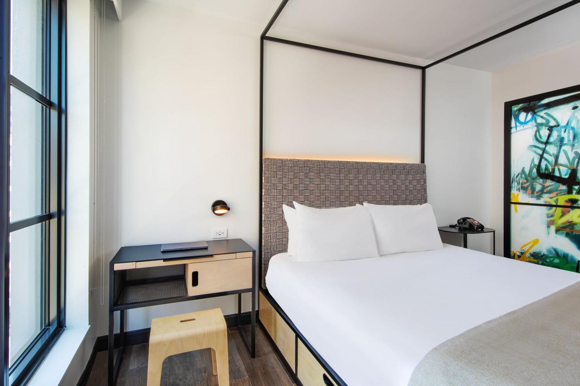 Guest Room, 1 King,1592957661:JPEG