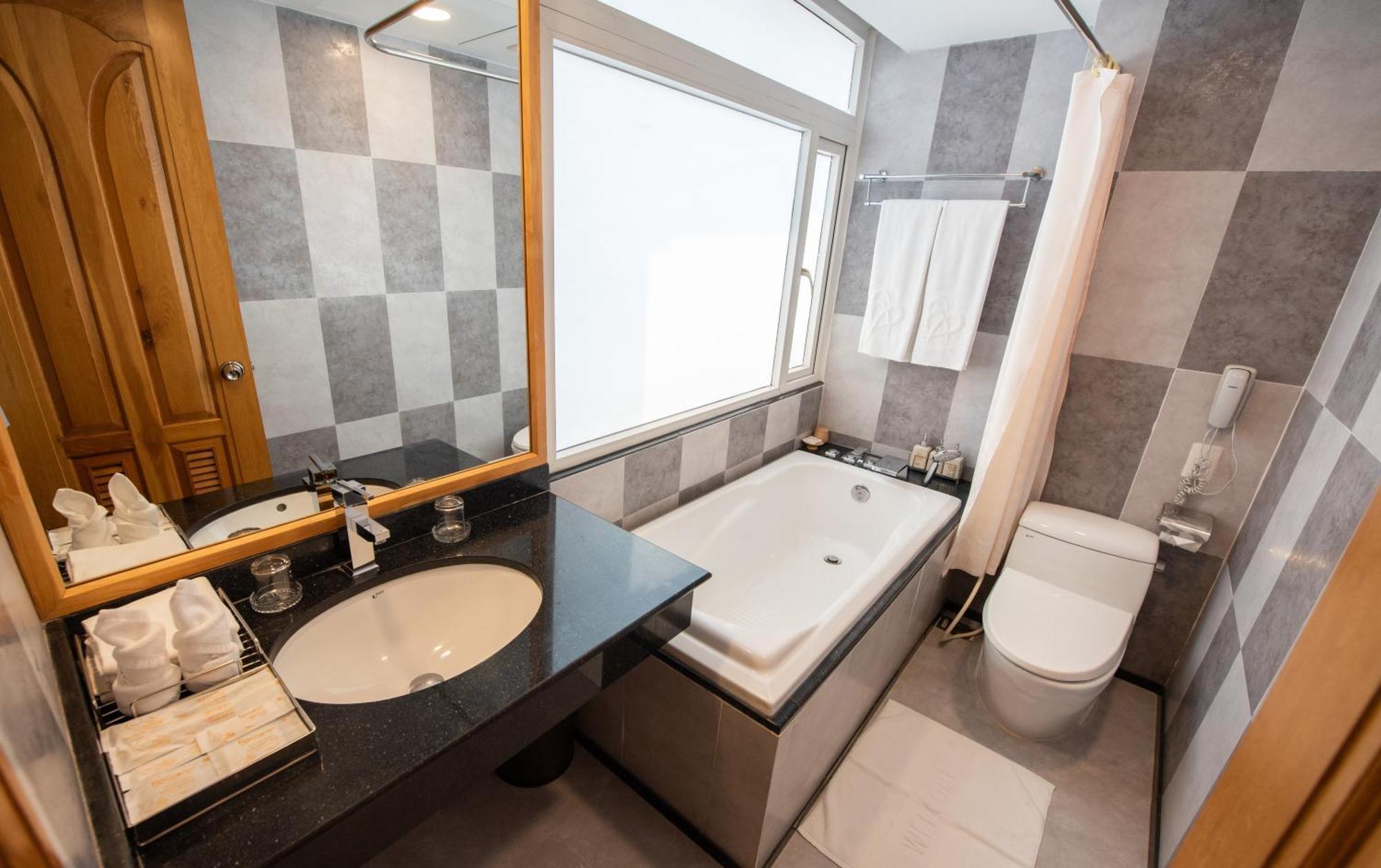 Deluxe Double or Twin Room