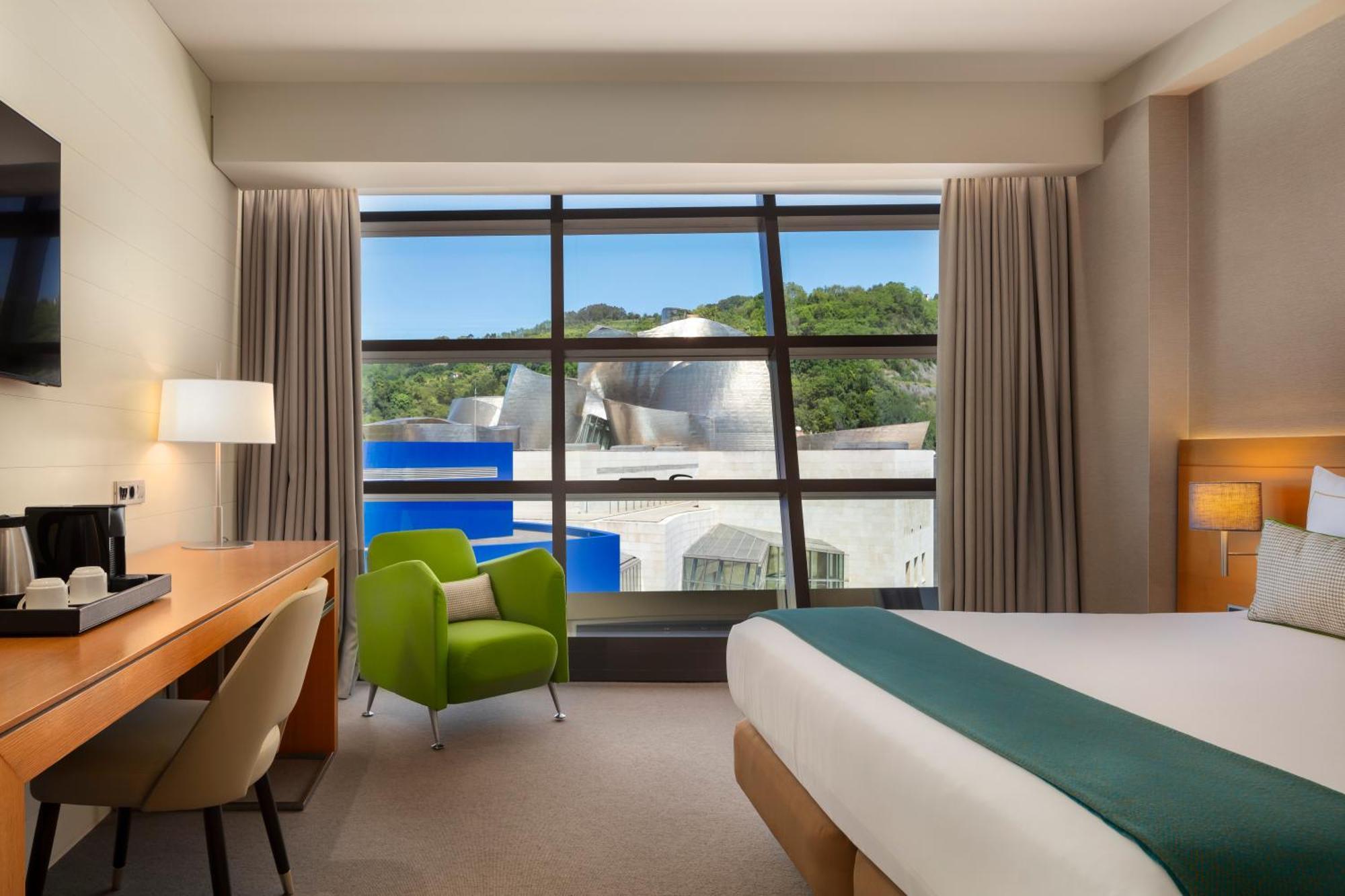 Premium Tweepersoonskamer met 1 of 2 Bedden en Uitzicht op het Guggenheim