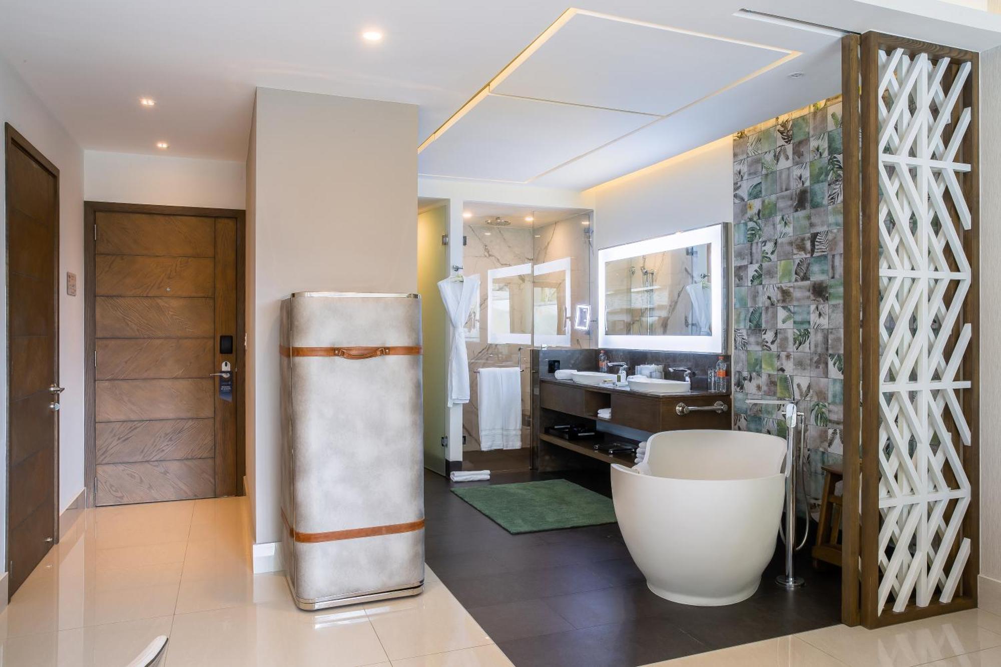 Junior Suite Ocean View 2 Queen Beds