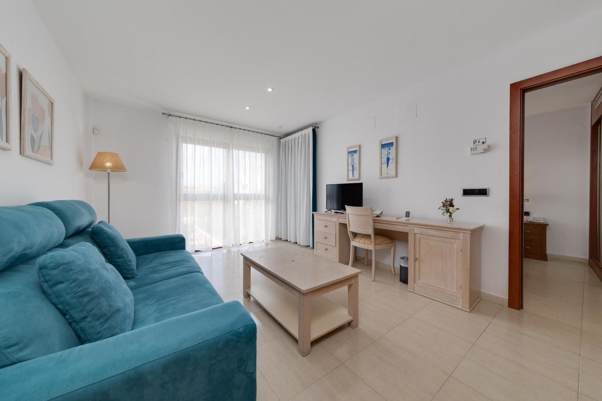 Junior Suite with Garden View,1602950293:JPEG