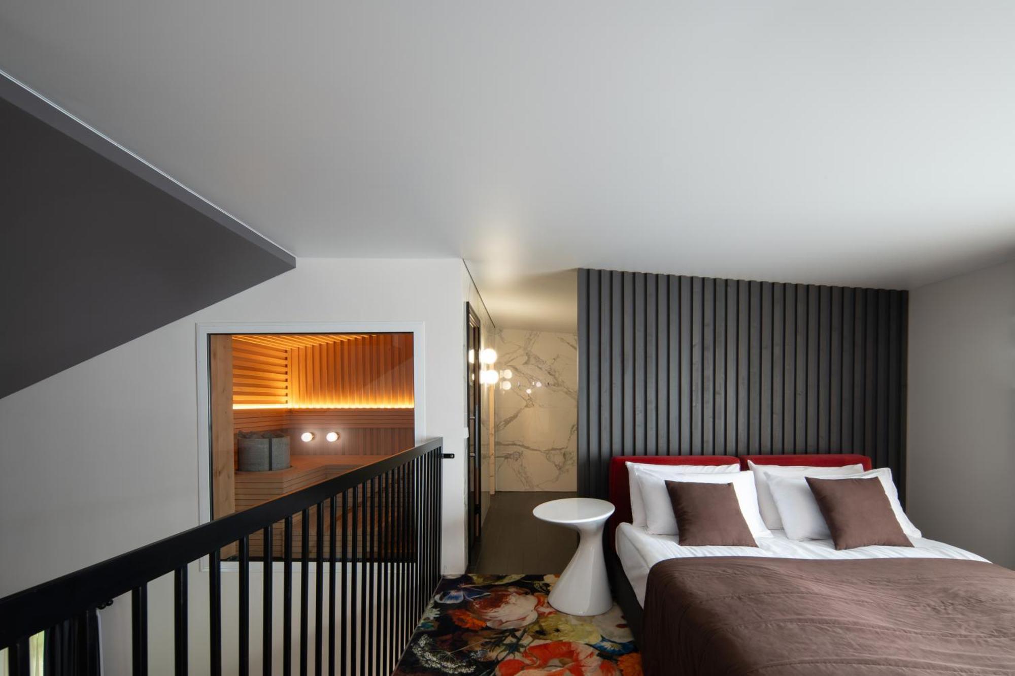 Royal Suite with Sauna and Hot Tub