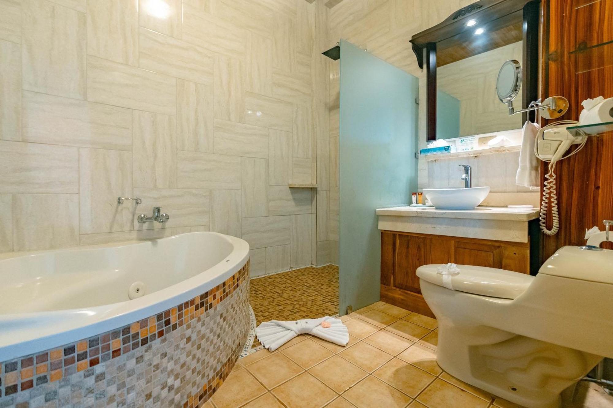 Habitación Deluxe con vistas parciales al océano