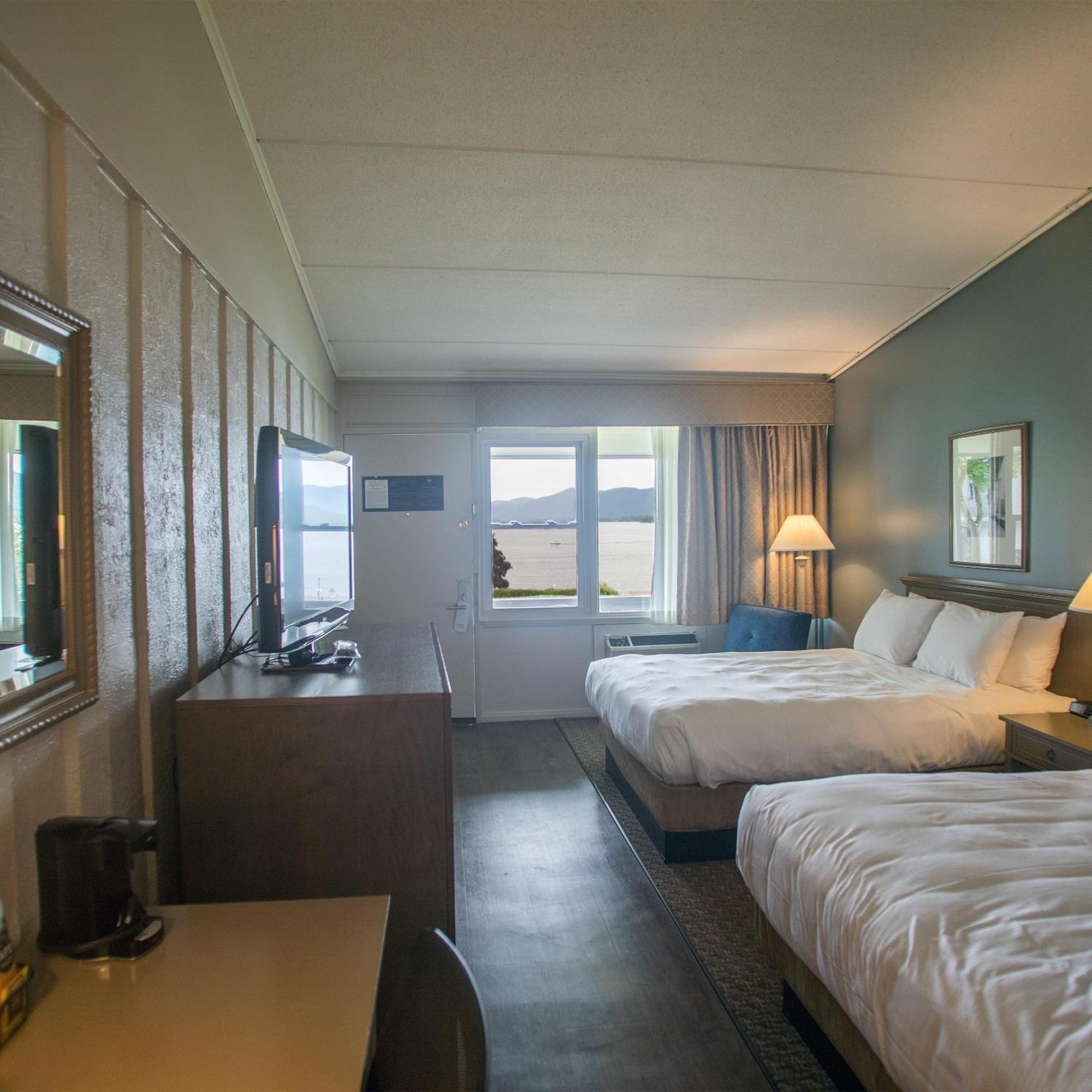Deluxe Mountain View Two Queen Beds