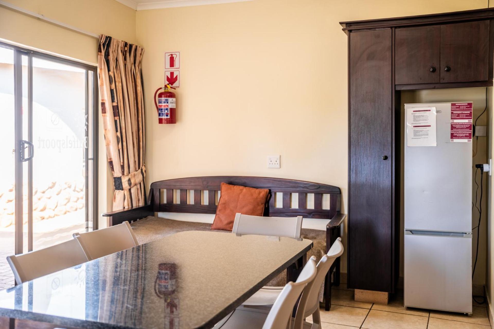 4 Sleeper House 3* dbl & twin rooms