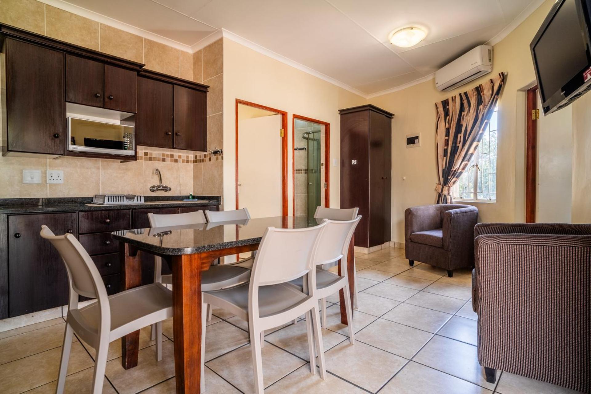 4 Sleeper House 3* dbl & twin rooms
