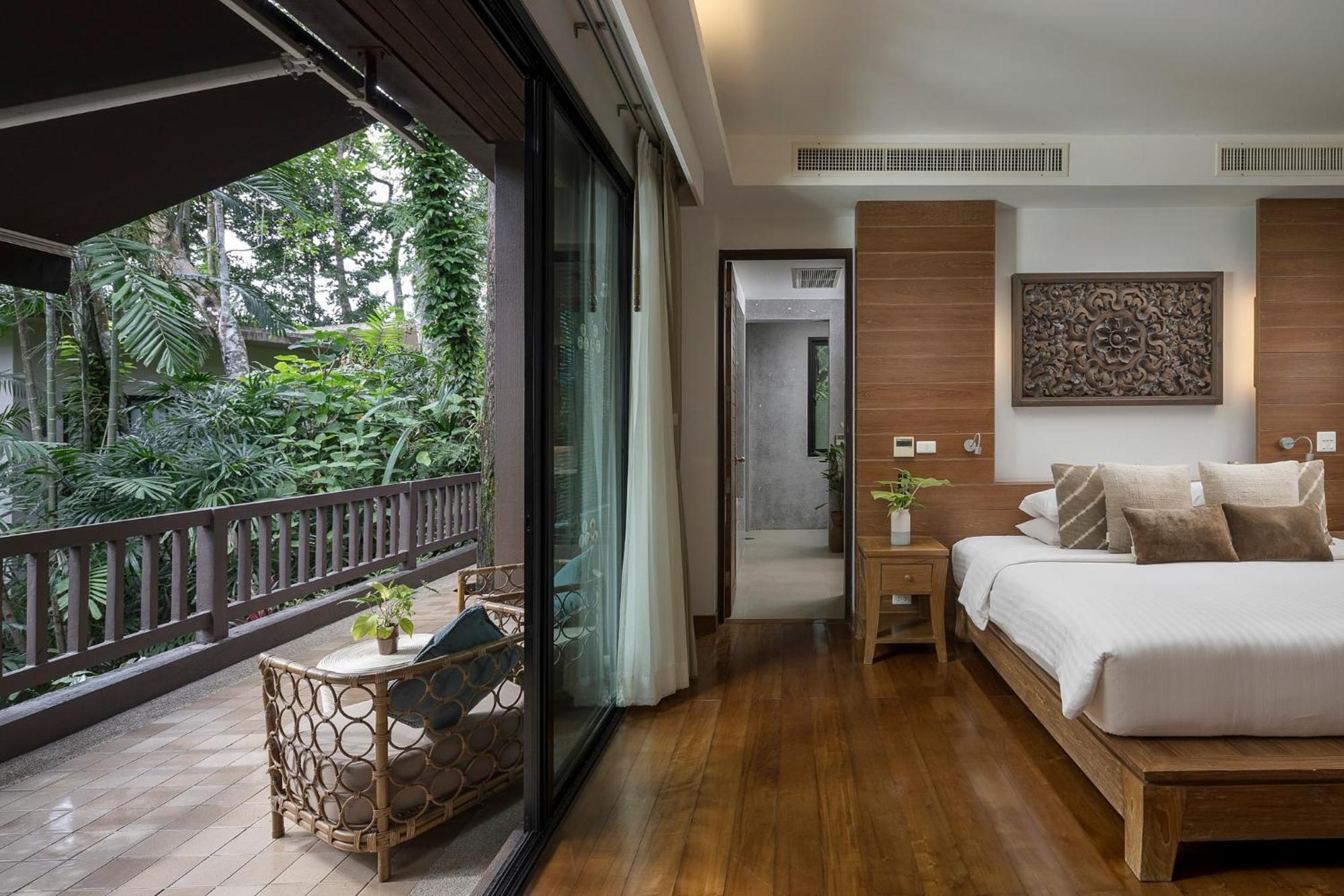 Villa with Garden View