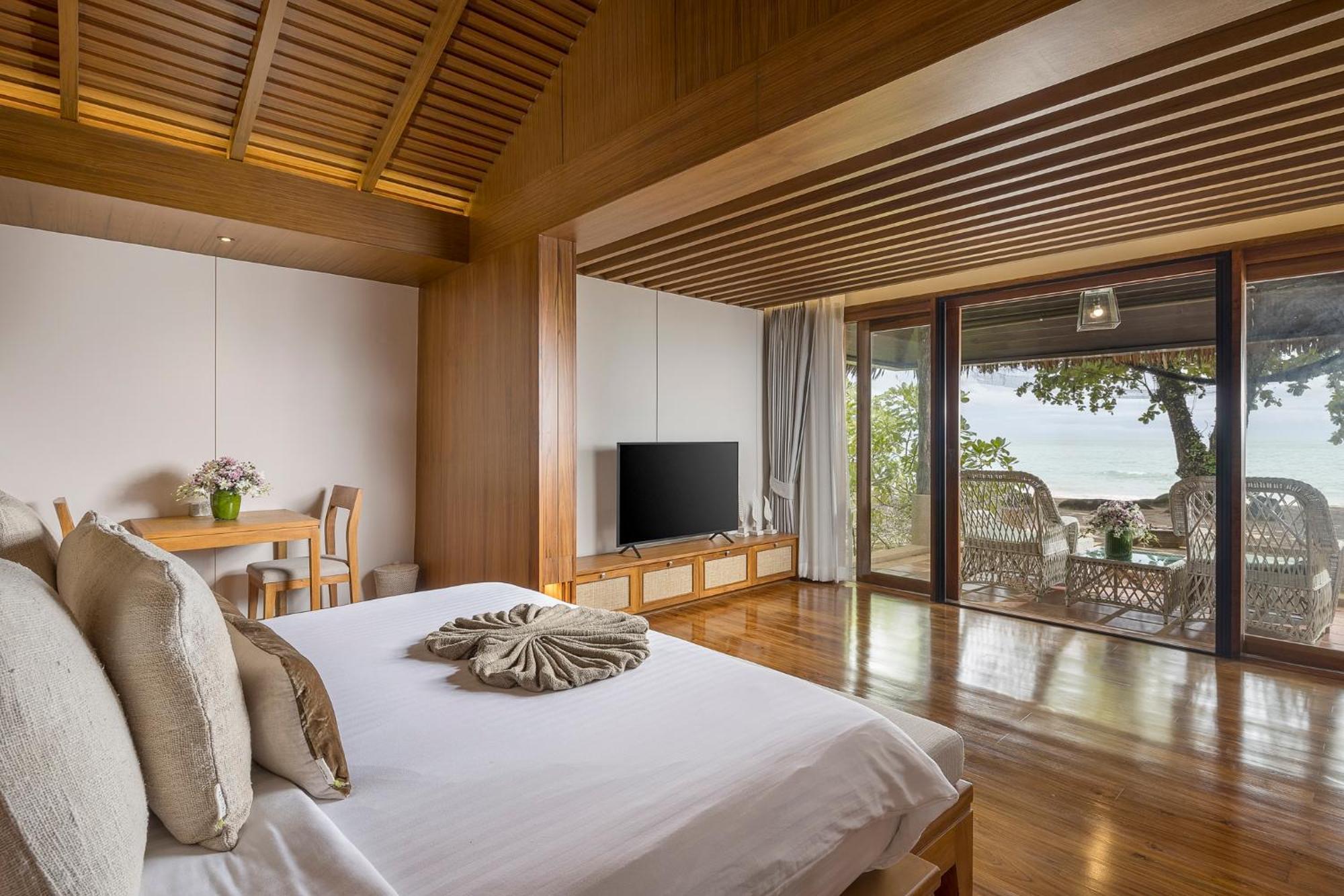 Villa - Beach Front