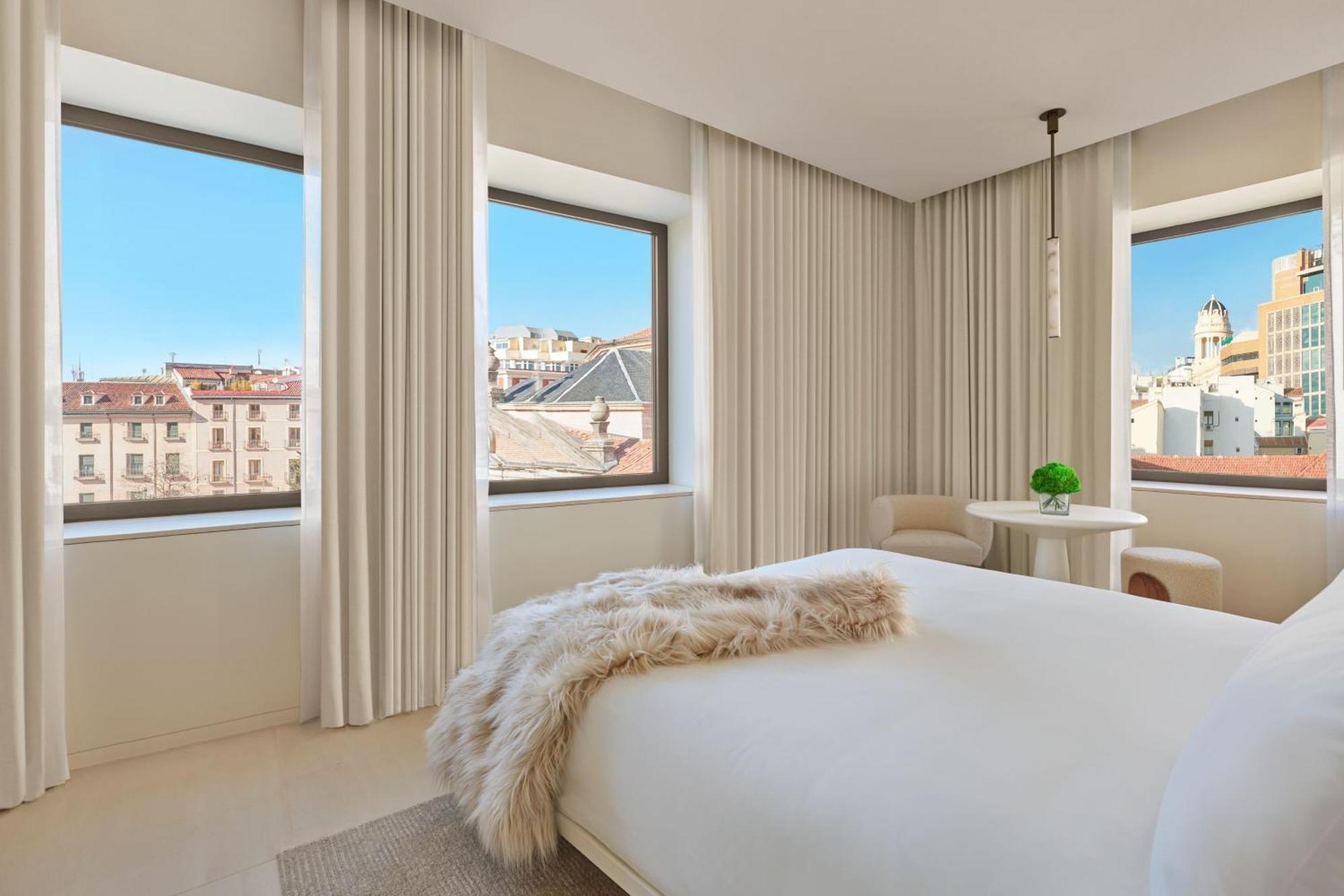 Suite d'Angle 1 Chambre Supérieure - Vue sur Ville