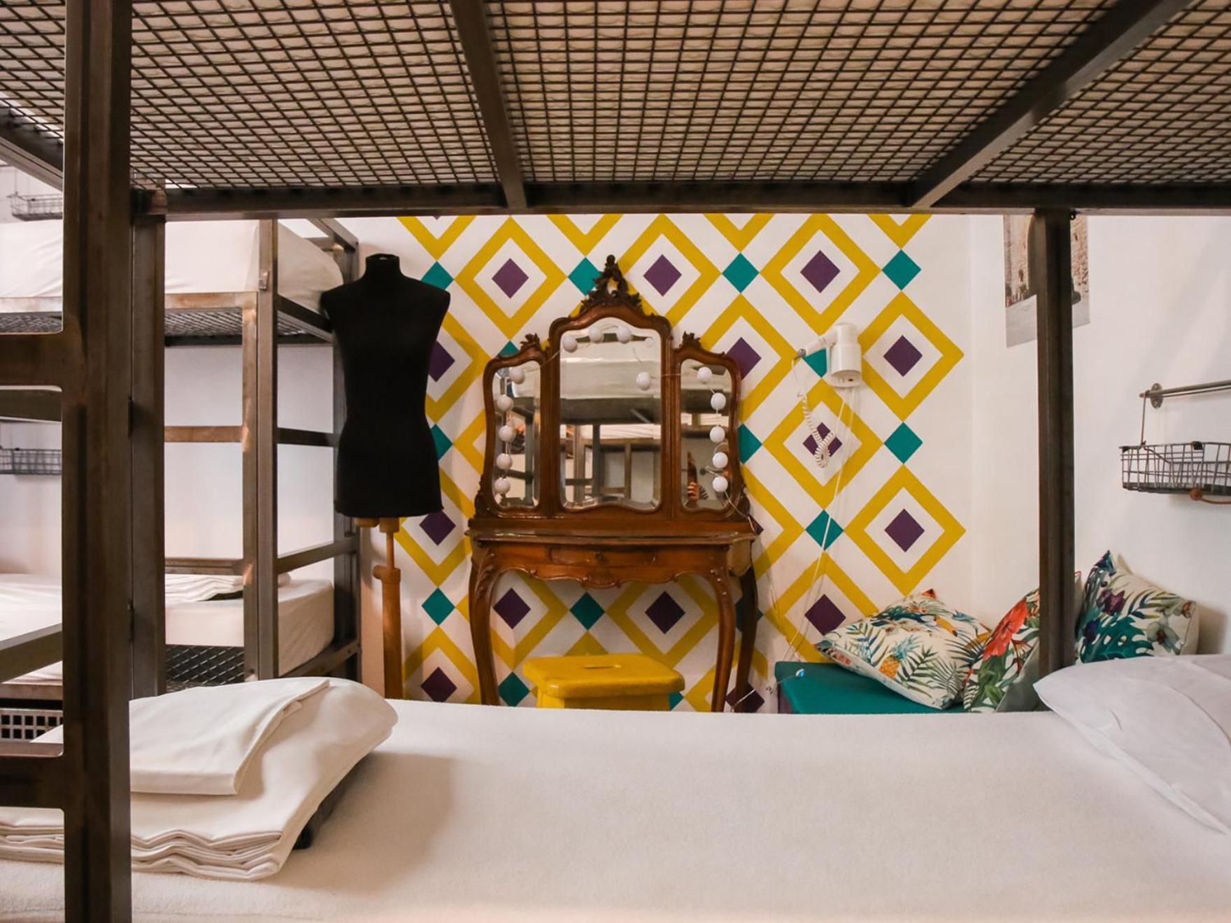 Bed op een Vrouwenslaapzaal met 6 Bedden