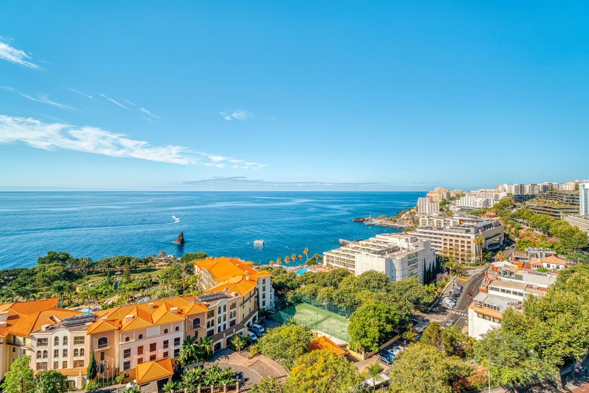 Habitación Doble Deluxe con vistas al mar (2 adultos + 1 niño) - 1 o 2 camas
