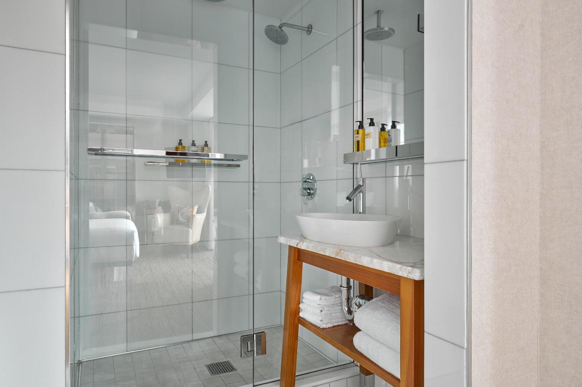 King Room,1645692987:JPEG