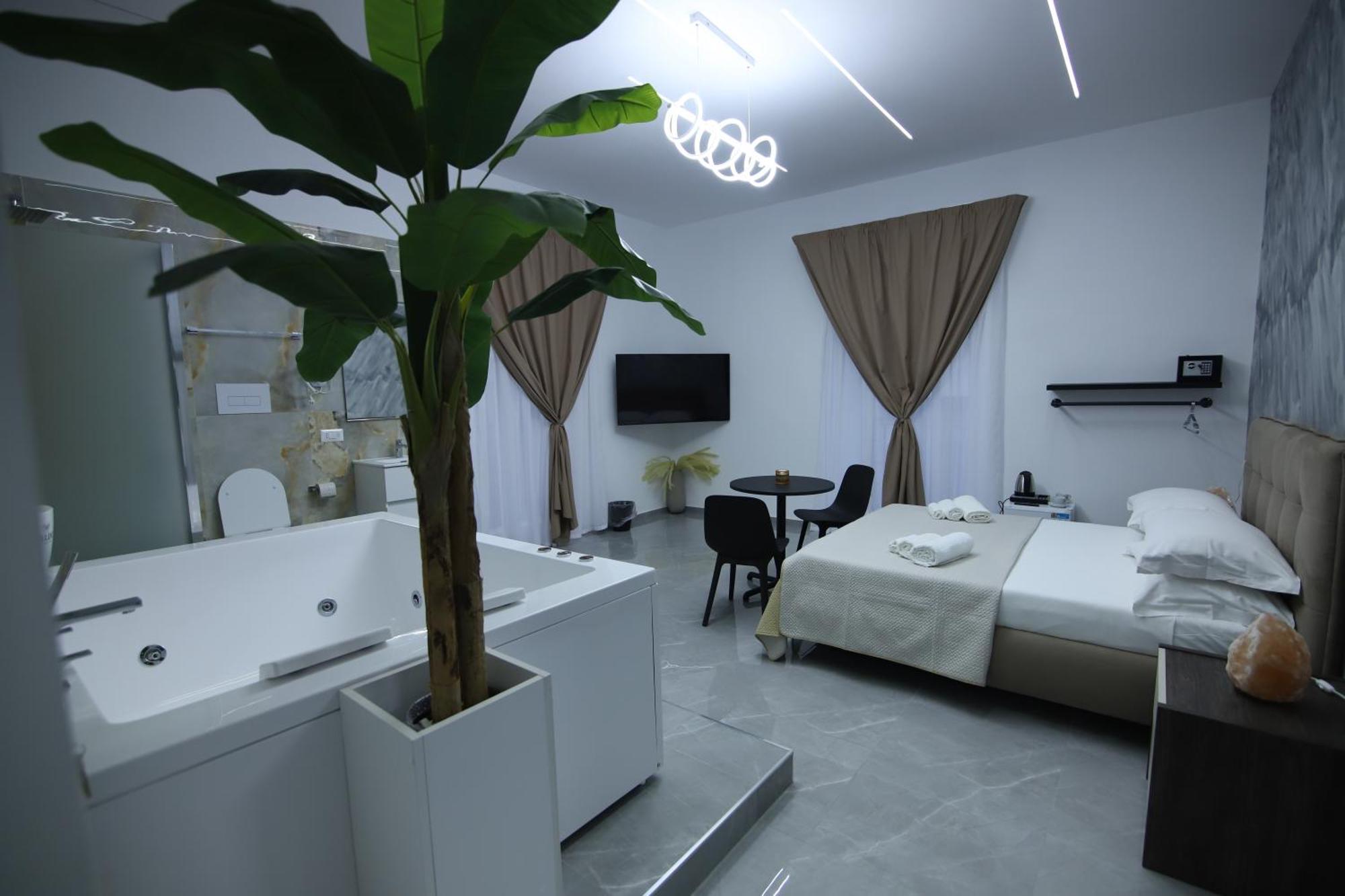 King Room with Spa Bath,1621703086:JPEG