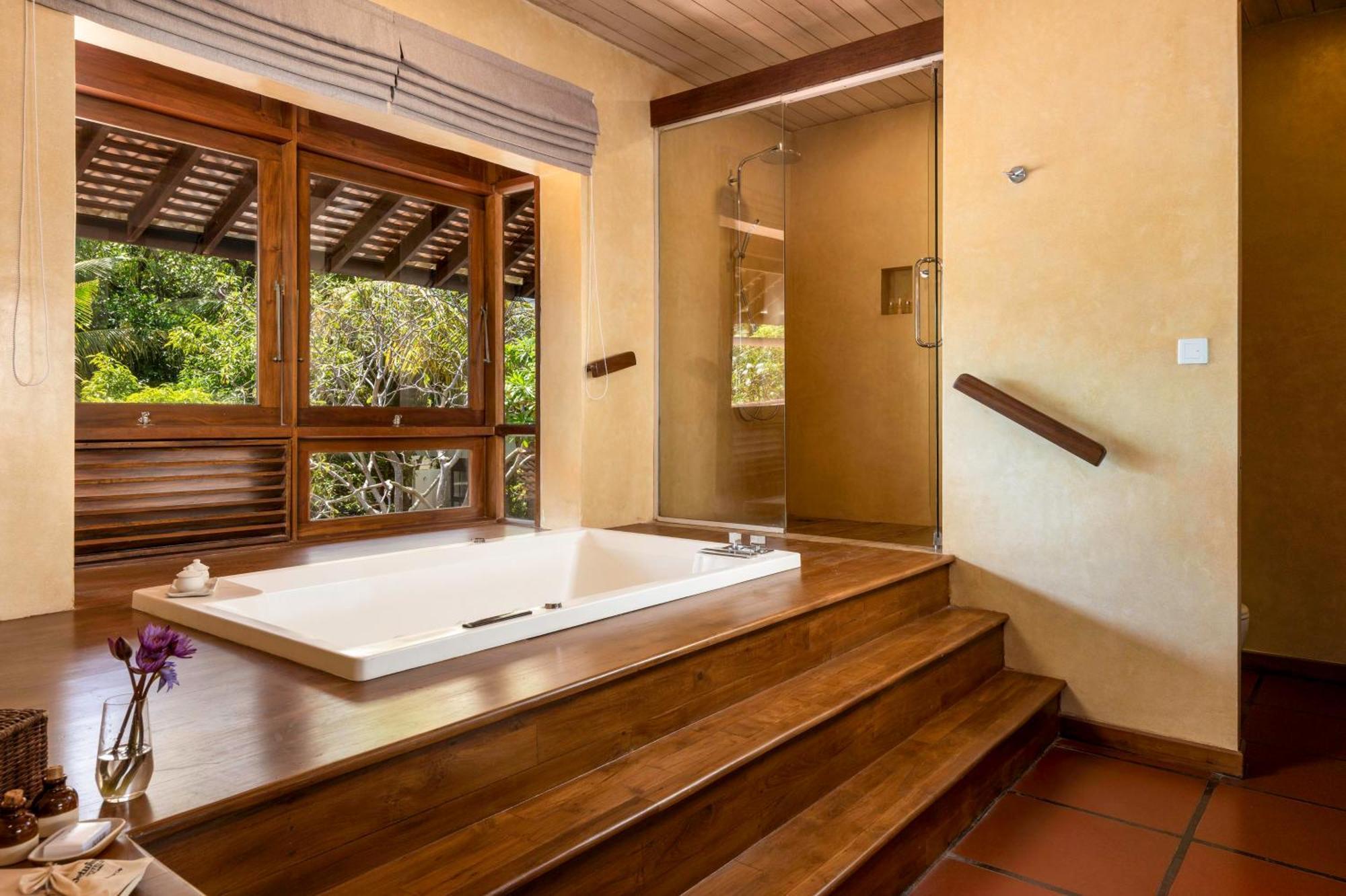 Lagoon Suite