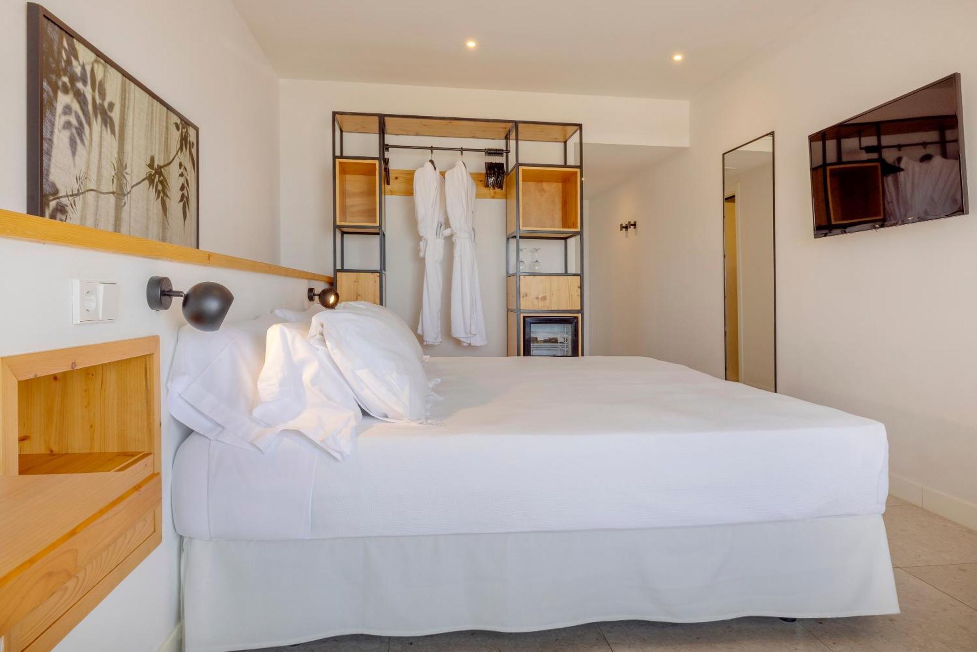 Double or Twin Room Balcony