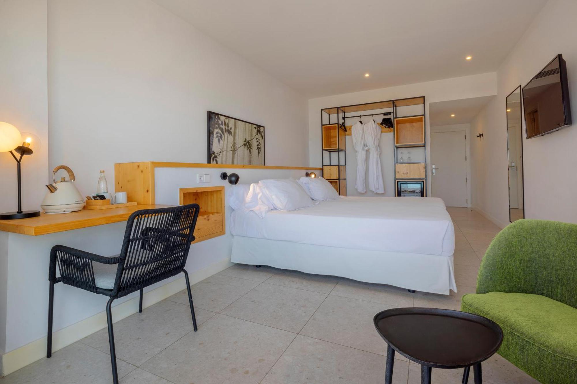 Double or Twin Room Balcony