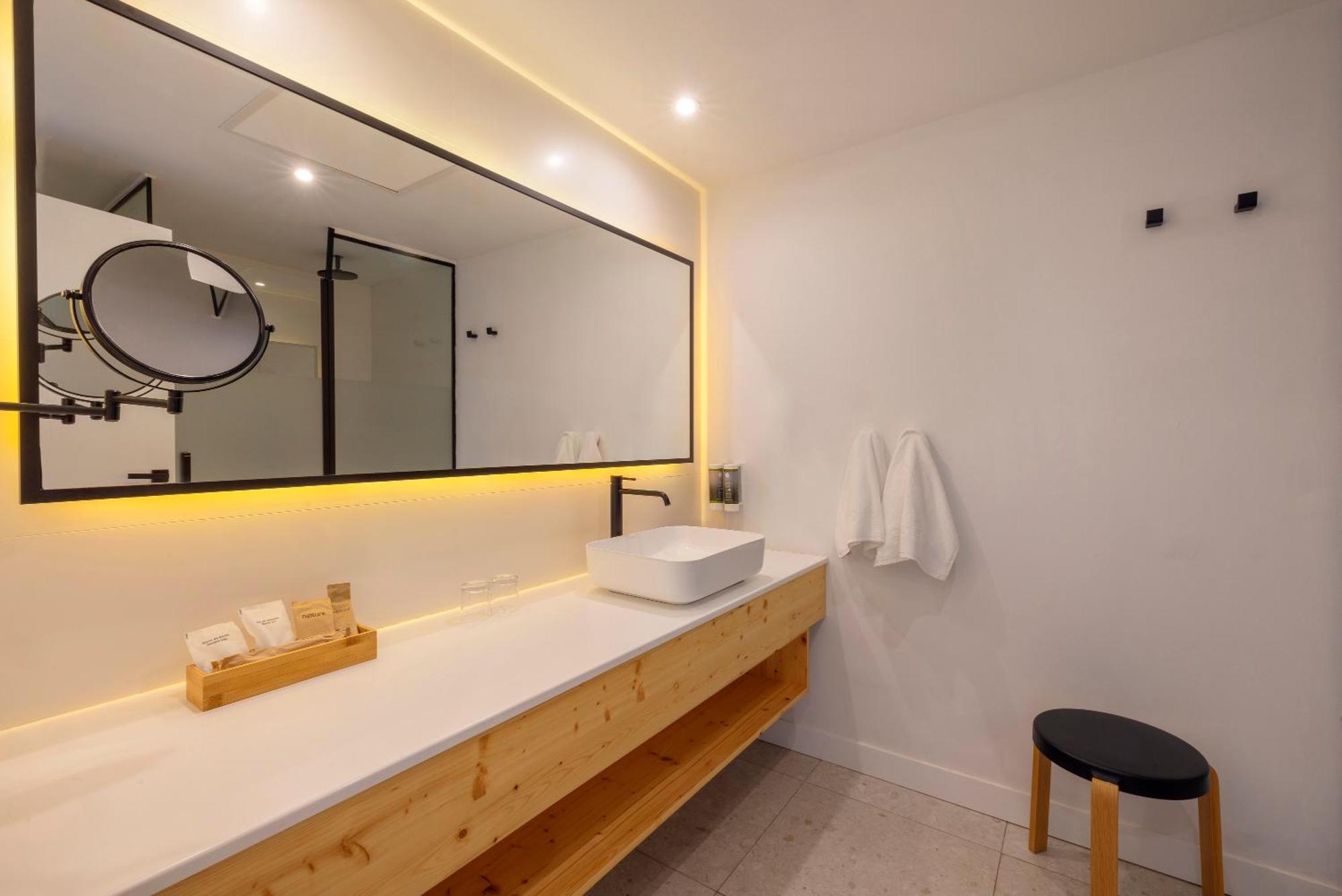 Double or Twin Room Balcony