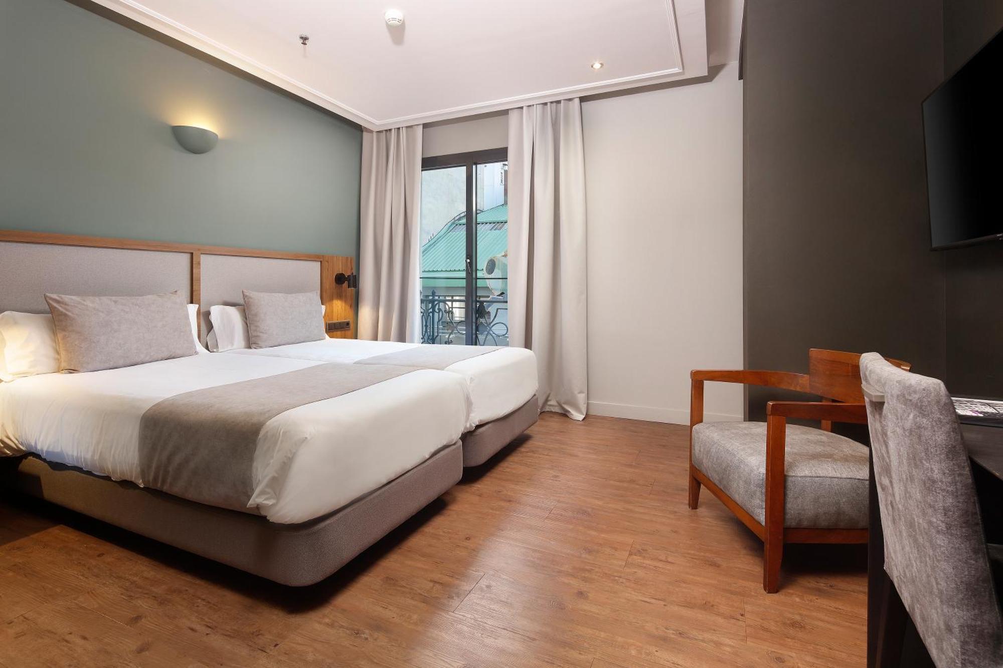 Twin Room,1631545288:JPEG