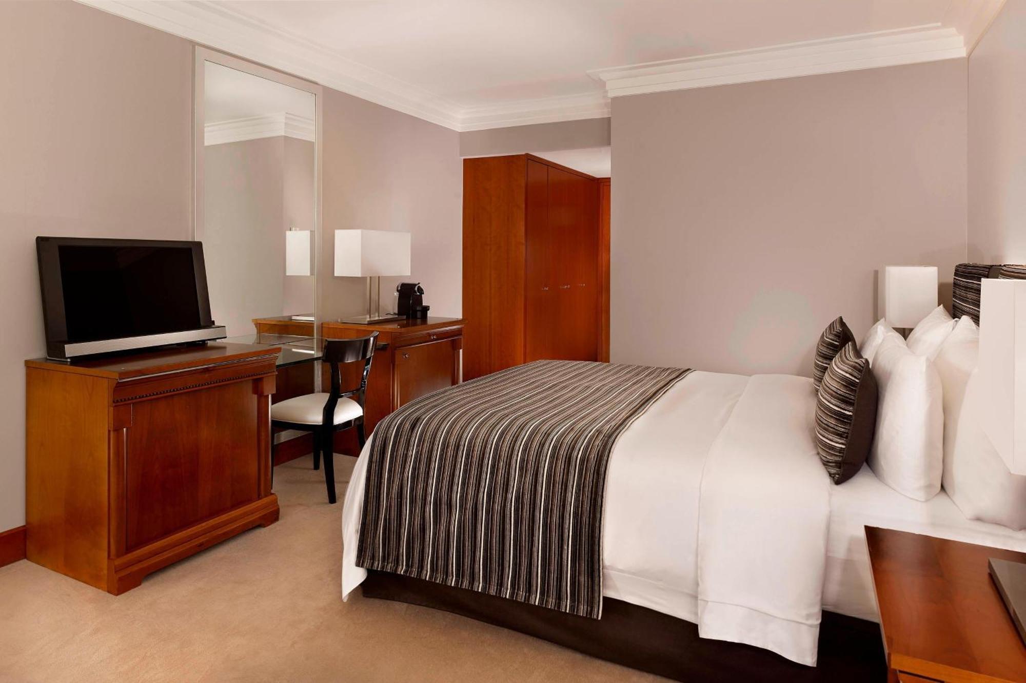 Quarto Superior com Cama King-size ou 2 de Solteiro com Vista da Cidade