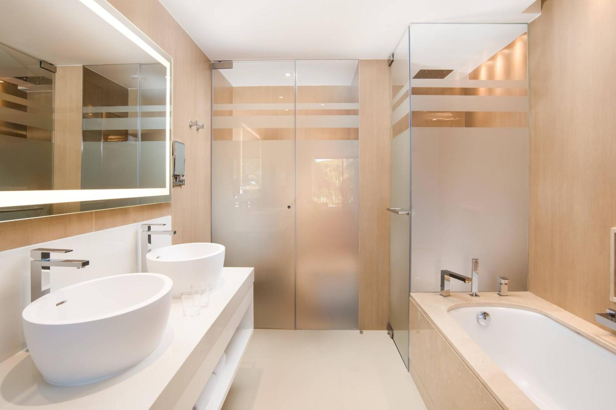 Suite mit 3 Schlafzimmern, Blick auf das Resort und Balkon