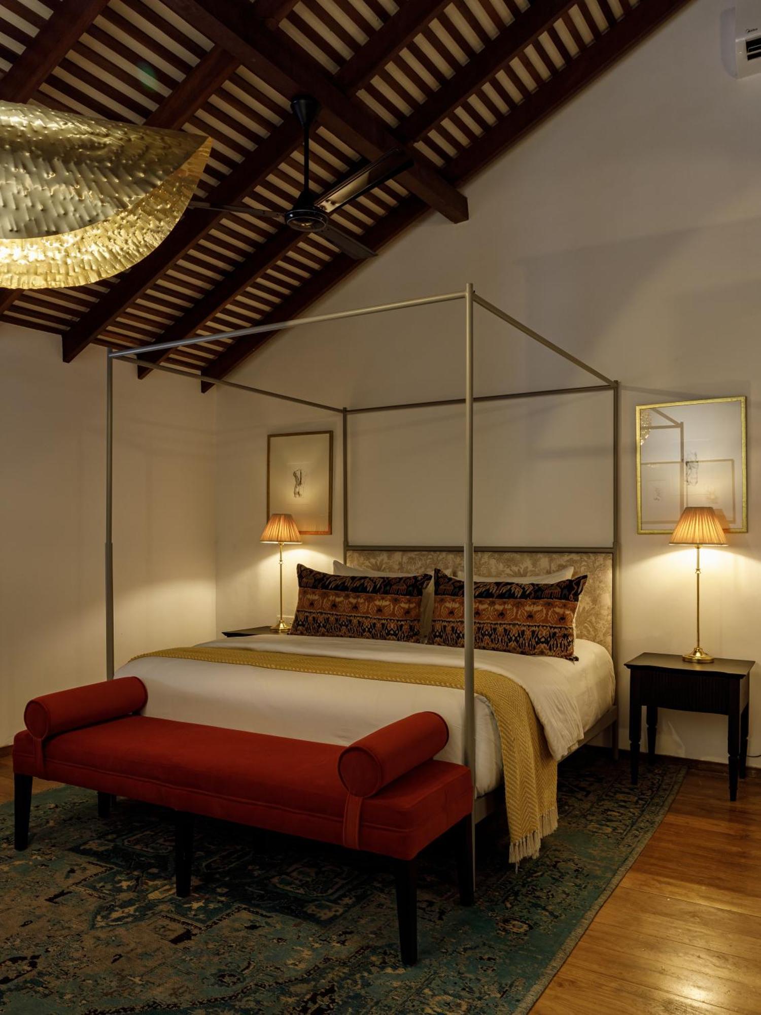Deluxe King Suite