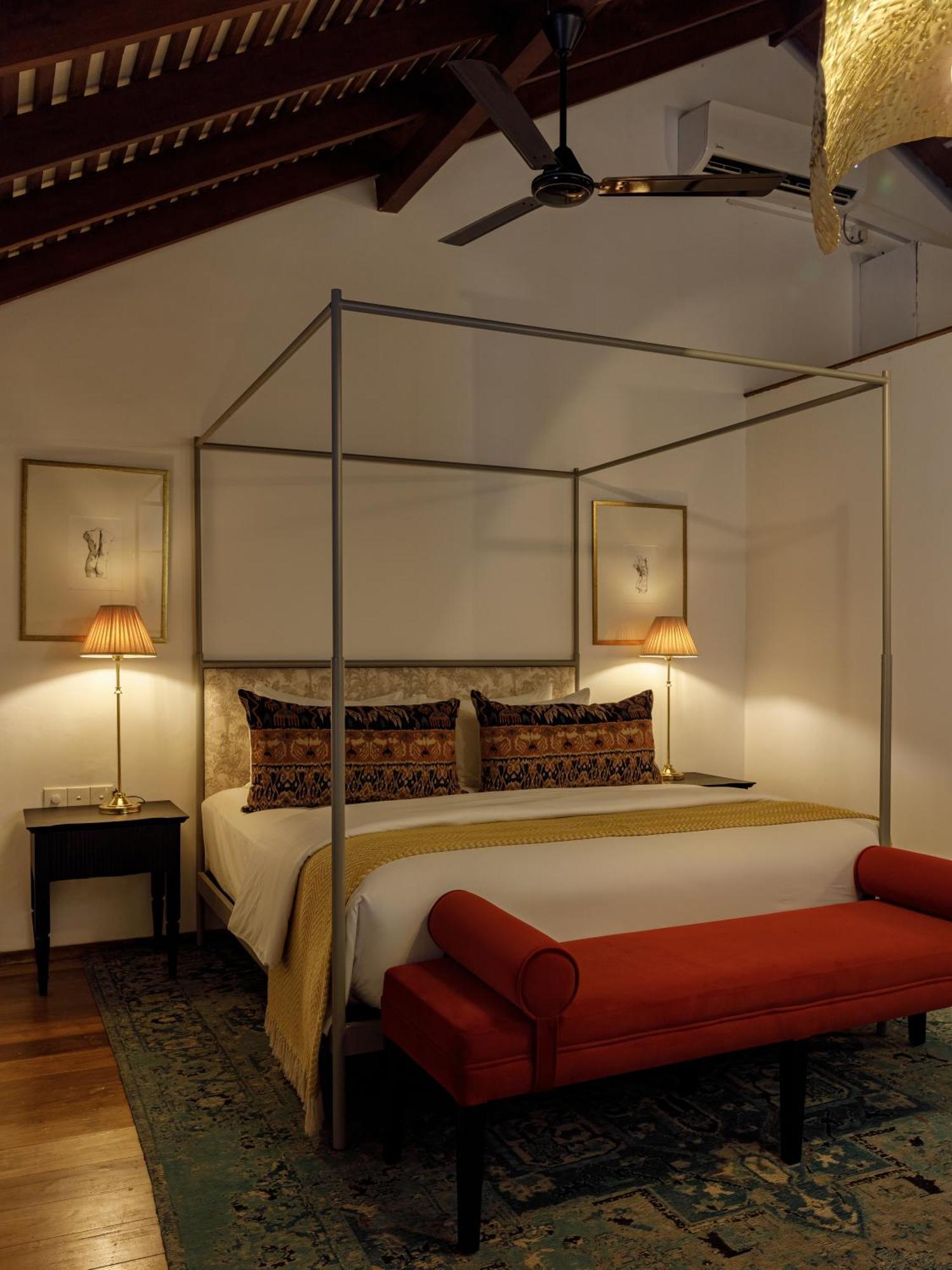 Deluxe King Suite