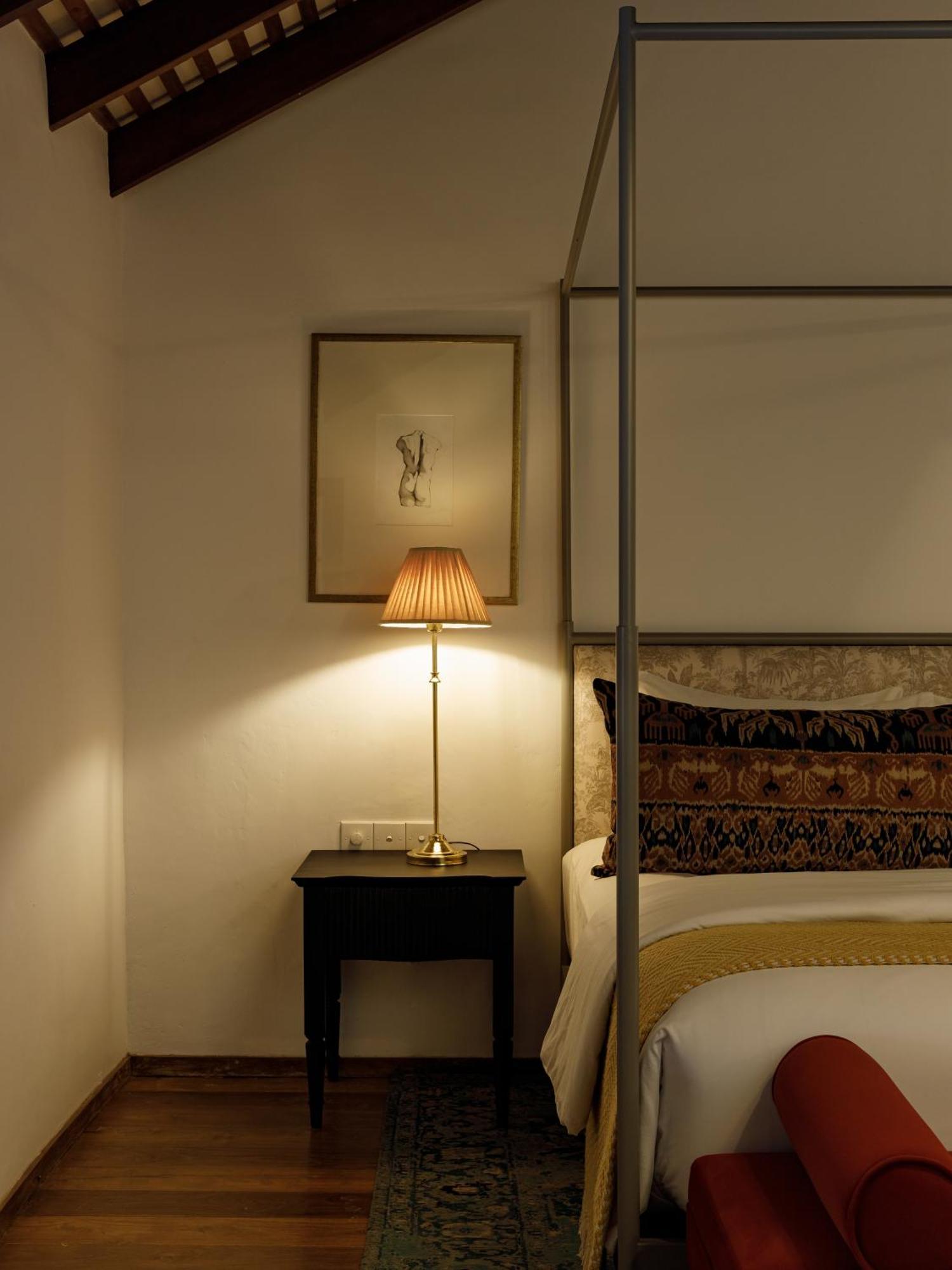 Deluxe King Suite