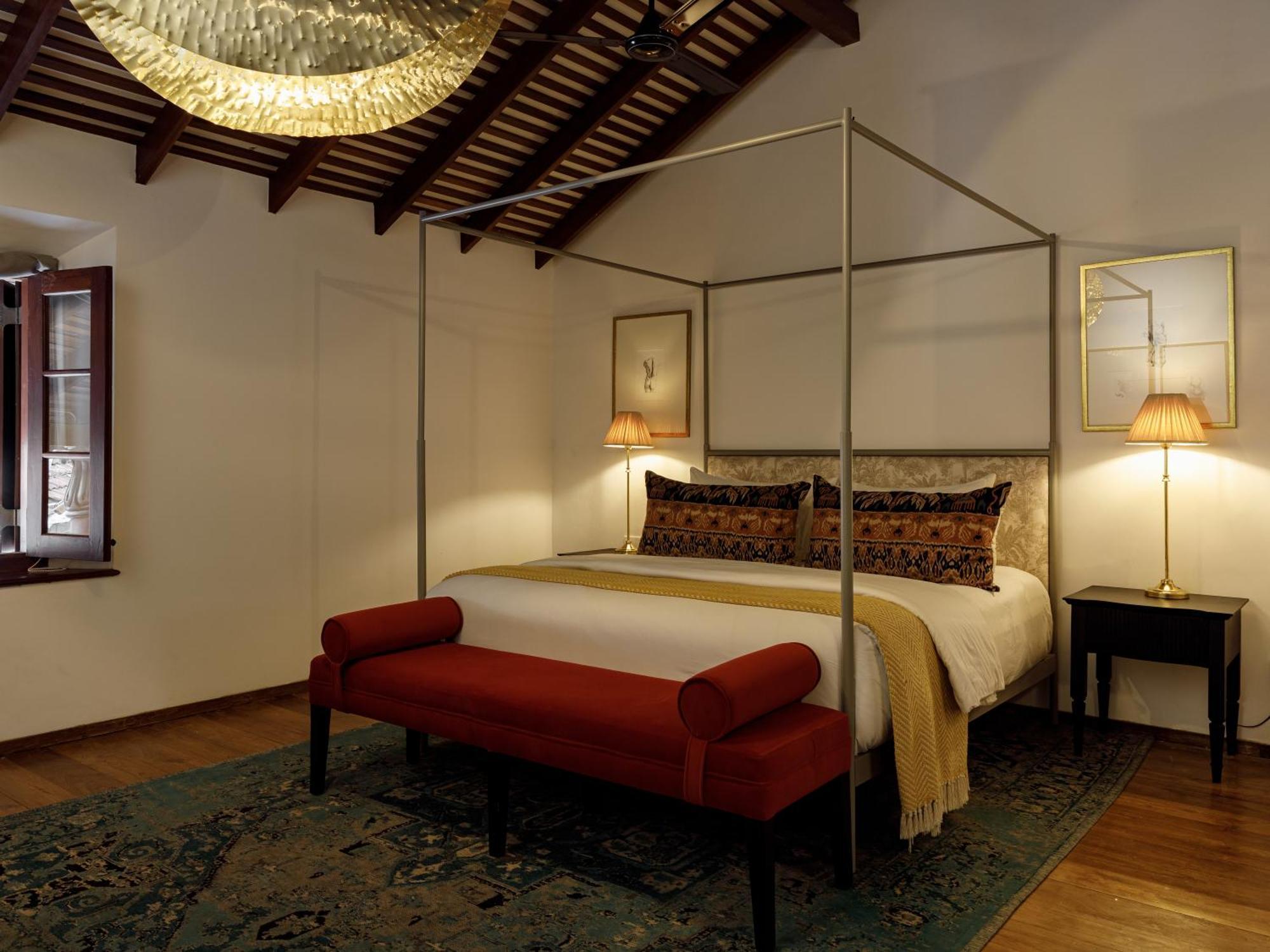 Deluxe King Suite