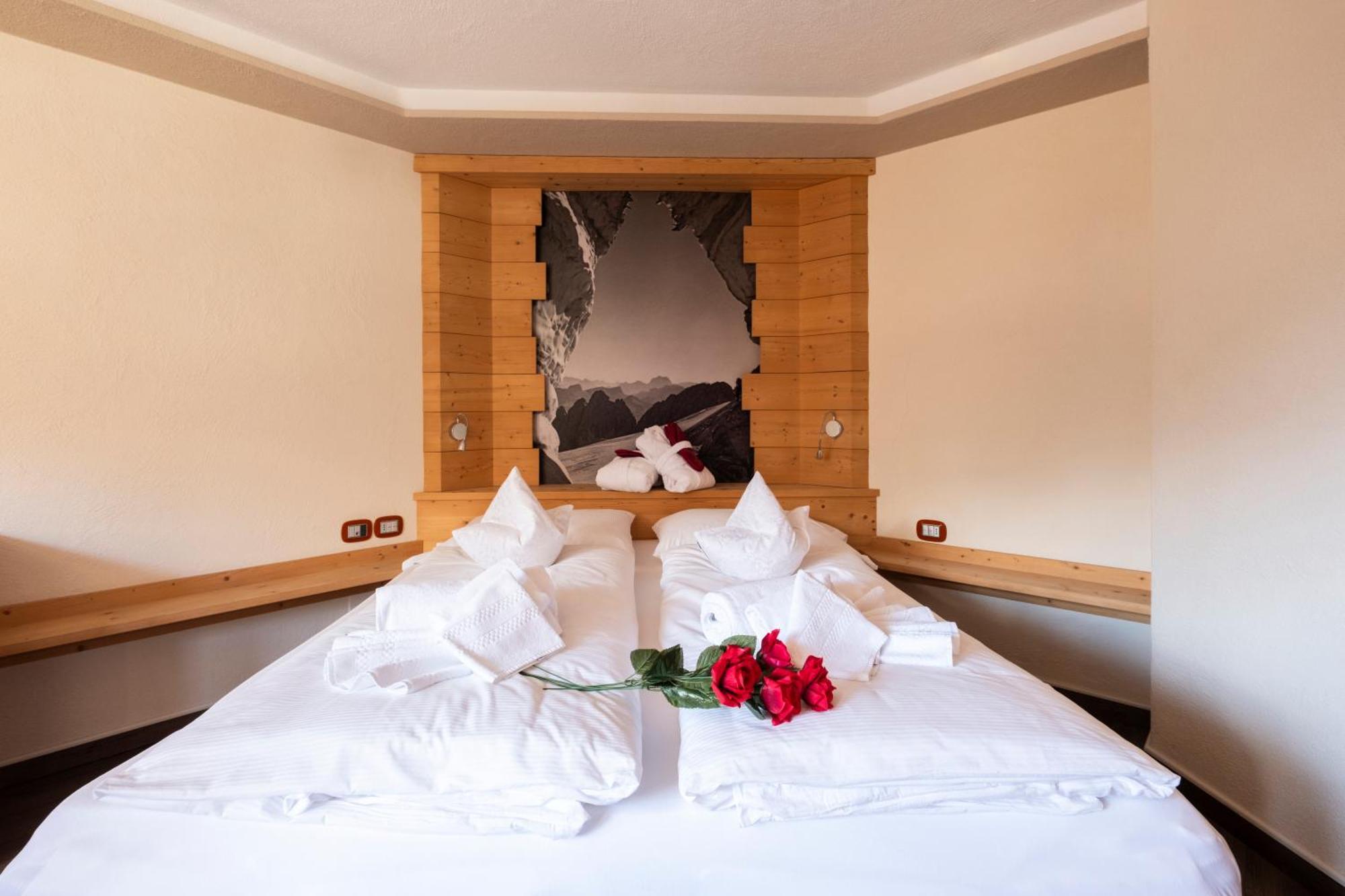 Suite,1649893479:JPEG