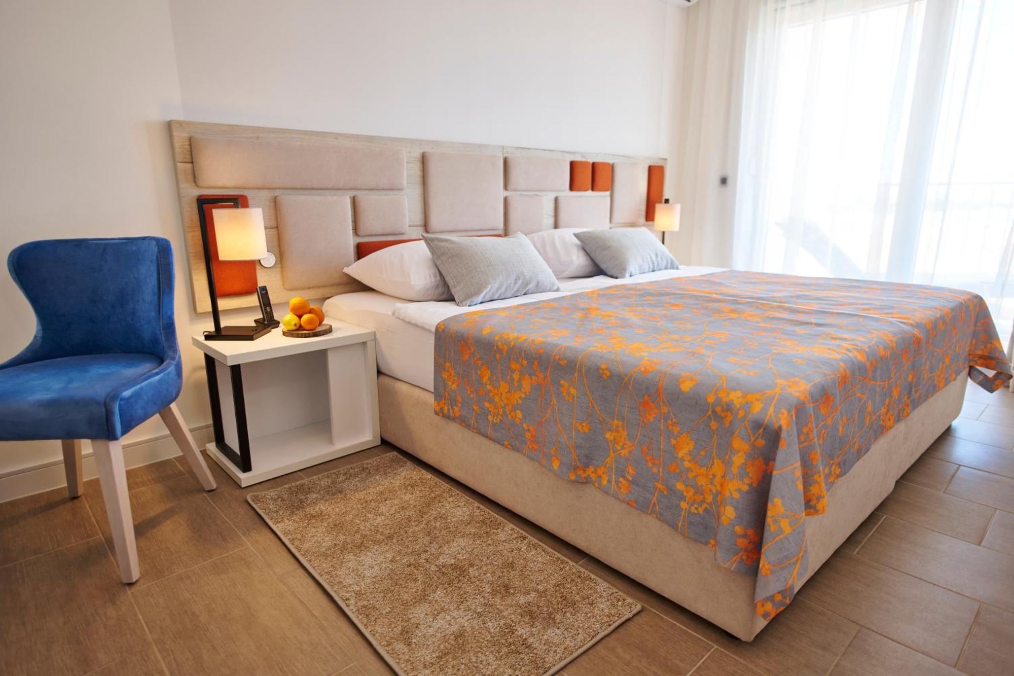 One-Bedroom Apartment Balcony Sea View