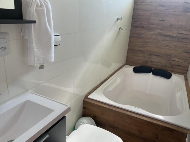 Deluxe Double Room Bath