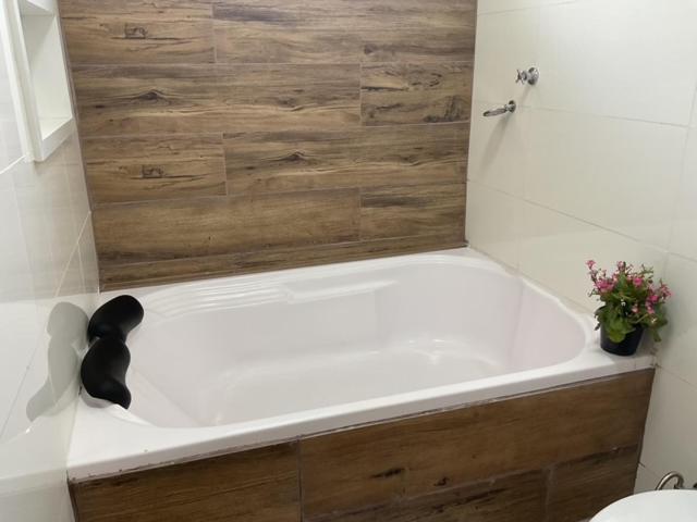 Deluxe Double Room Bath