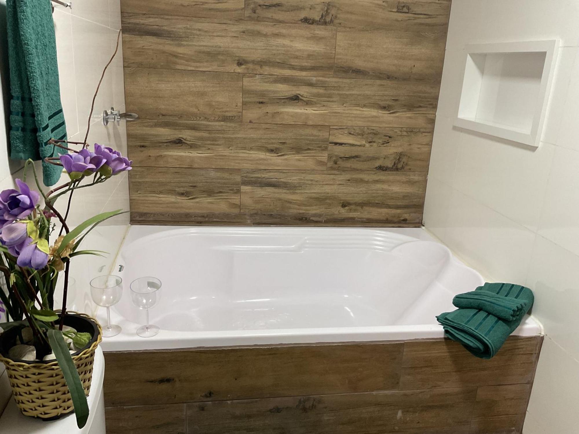 Deluxe Double Room Bath