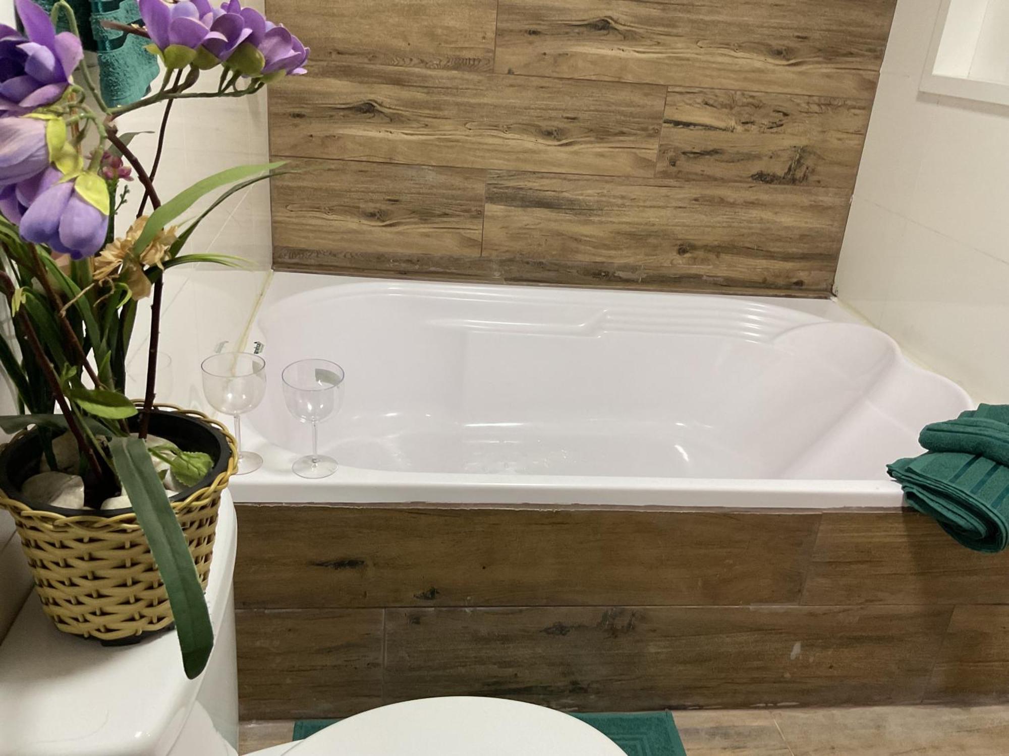 Deluxe Double Room Bath