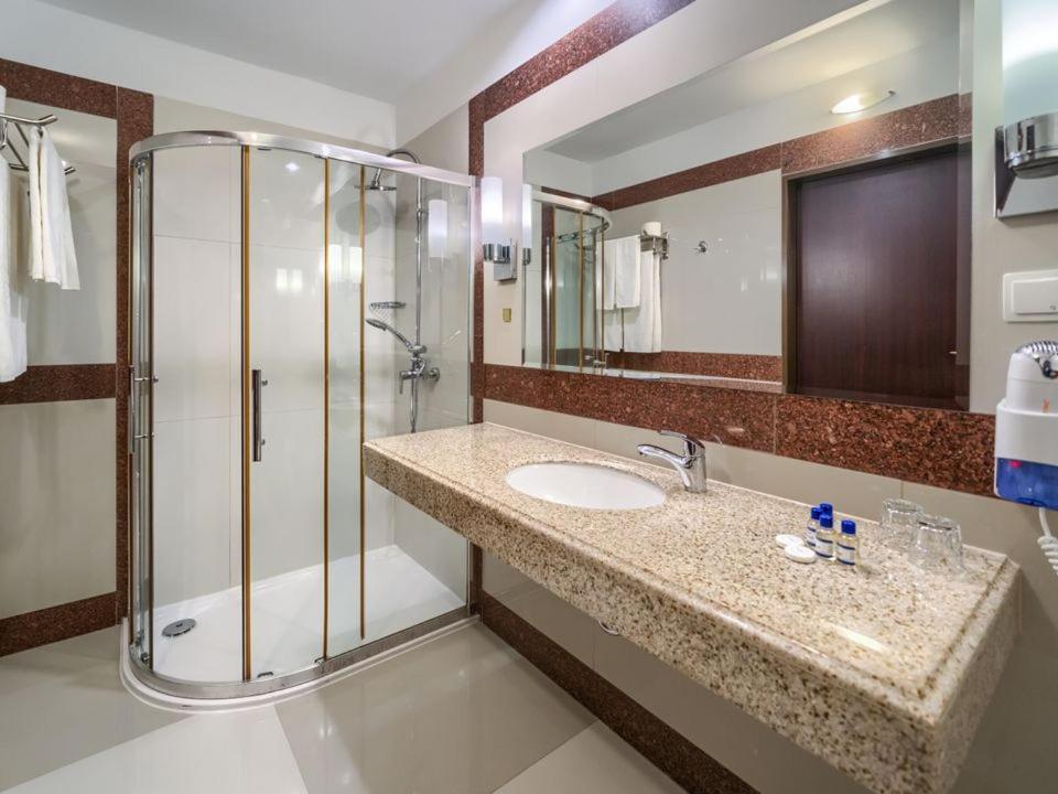 Twin Room with Lake View