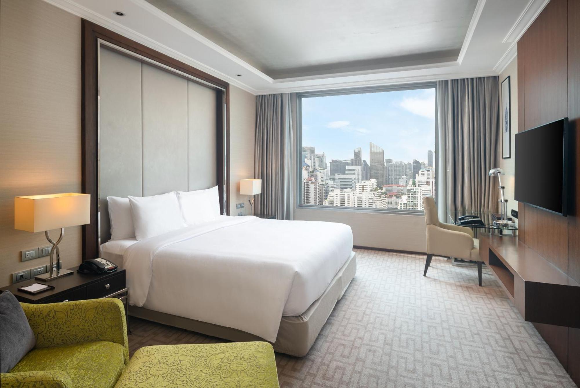 One-Bedroom Suite Lounge Access