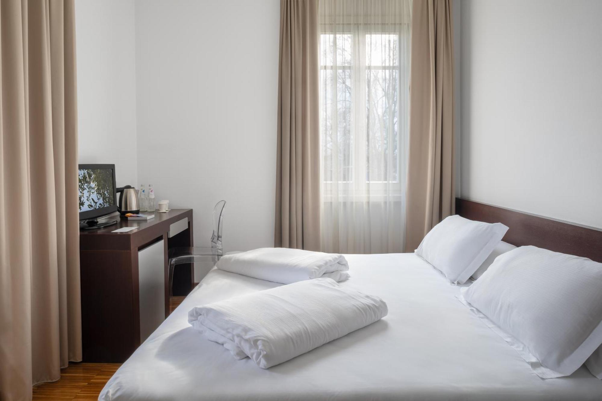 Double or Twin Room,1661634749:JPEG